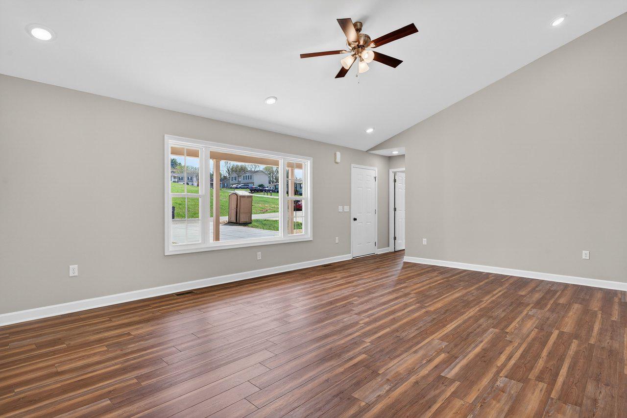 FOREST KNOLLS - Residential