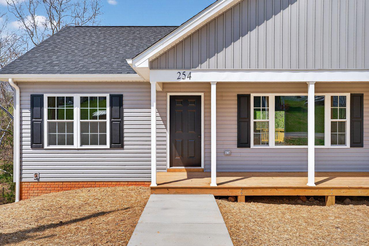 FOREST KNOLLS - Residential