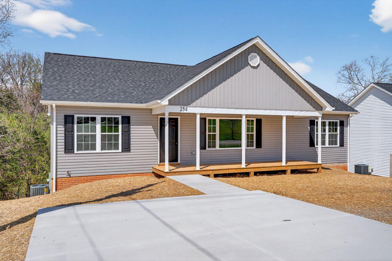 FOREST KNOLLS - Residential