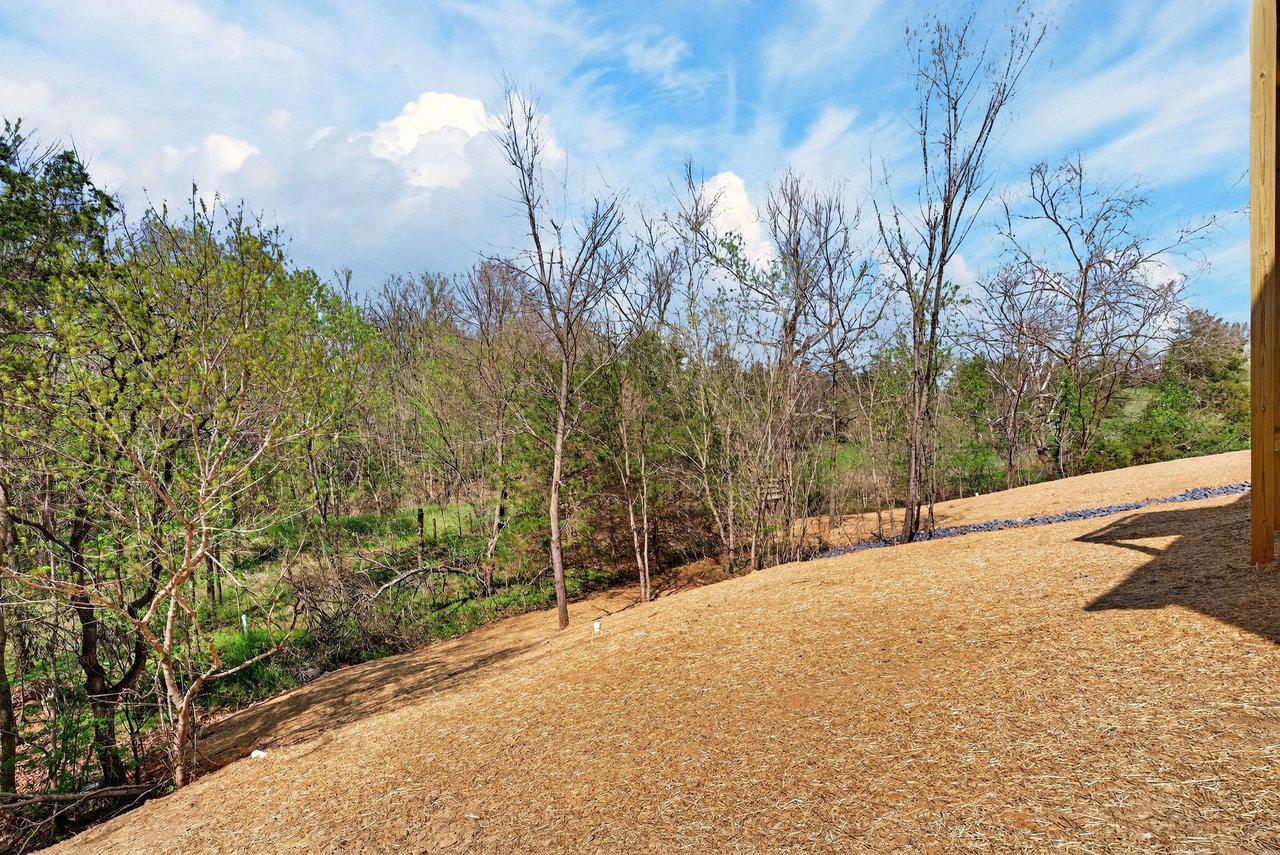 FOREST KNOLLS - Residential