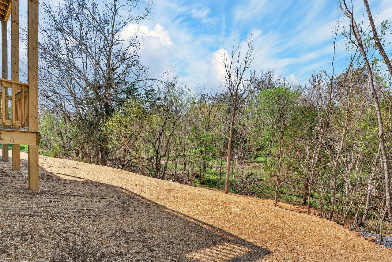 FOREST KNOLLS - Residential