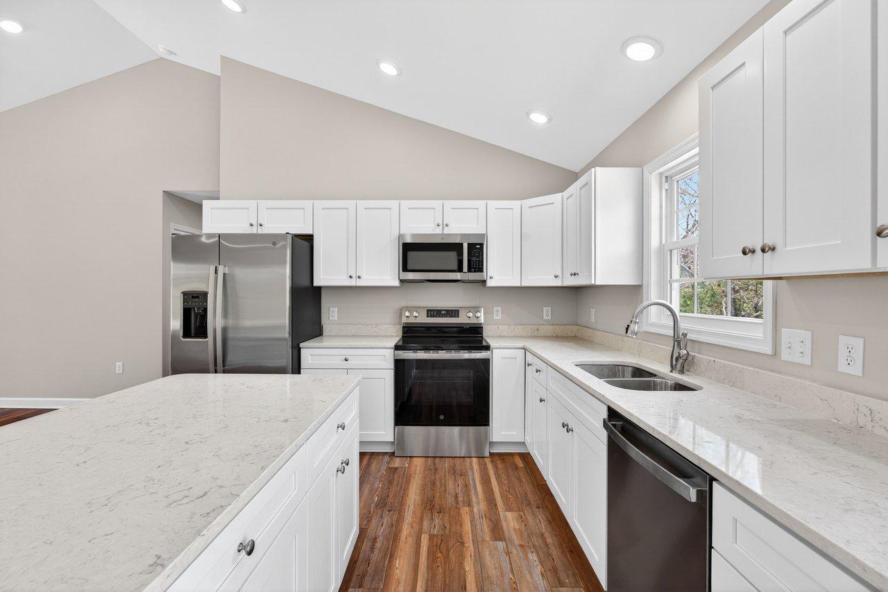 FOREST KNOLLS - Residential