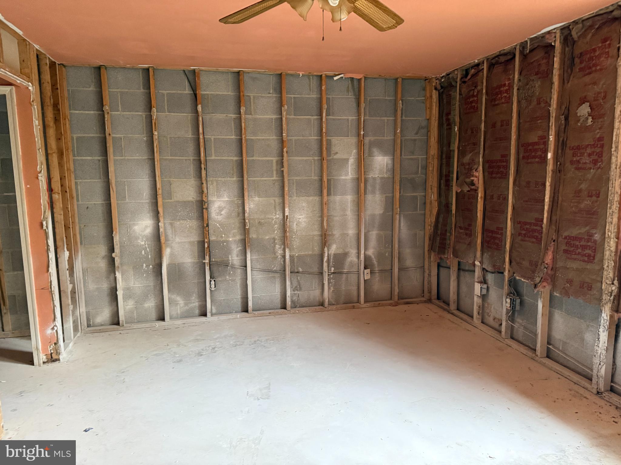 CANDLEWOOD CONDOMINIUM - Residential