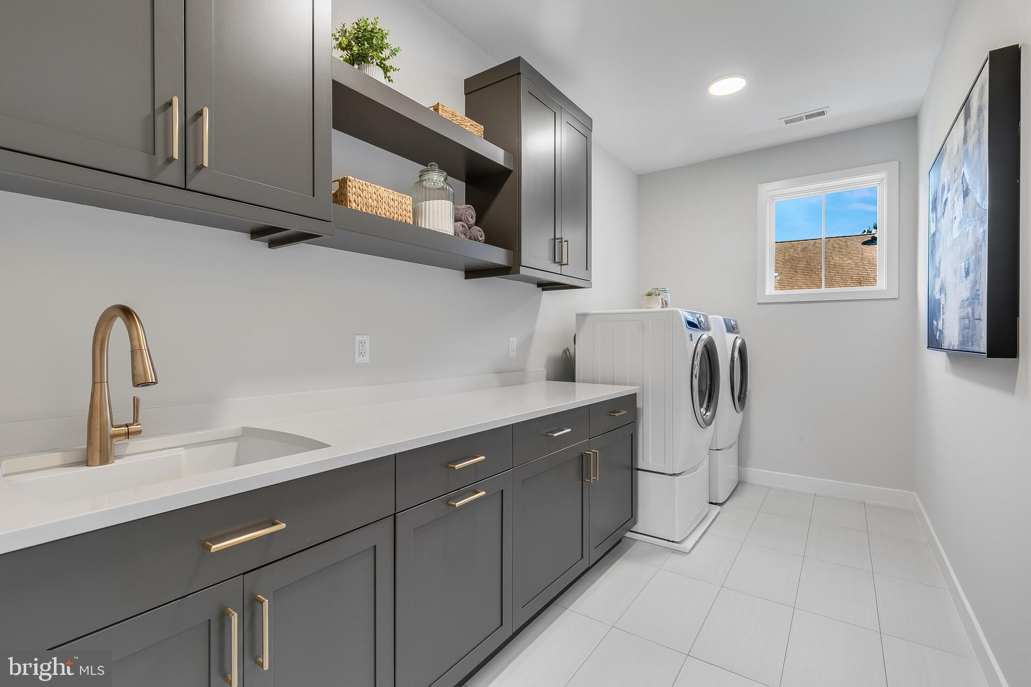 VIENNA WOODS - Residential