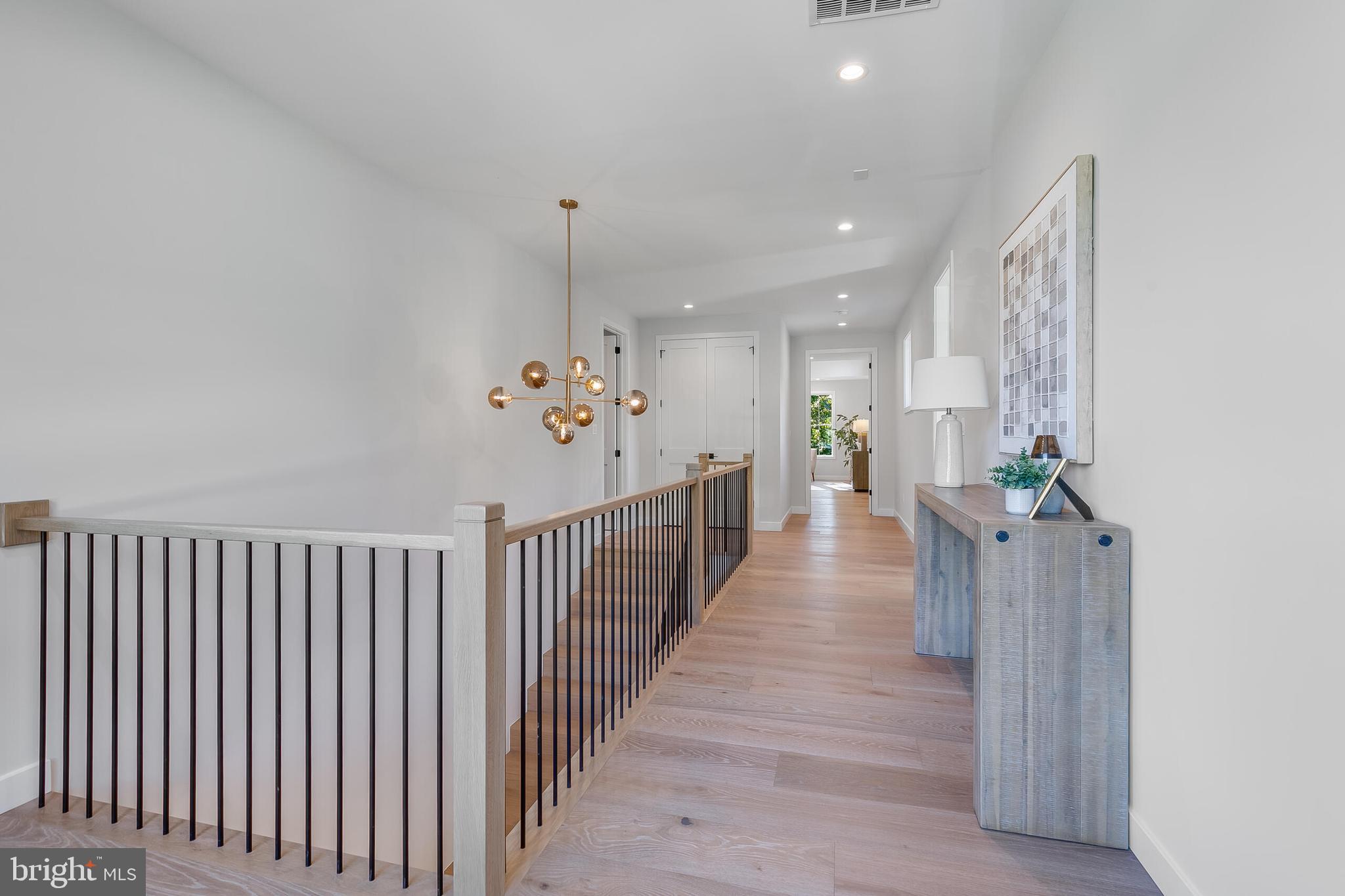 VIENNA WOODS - Residential