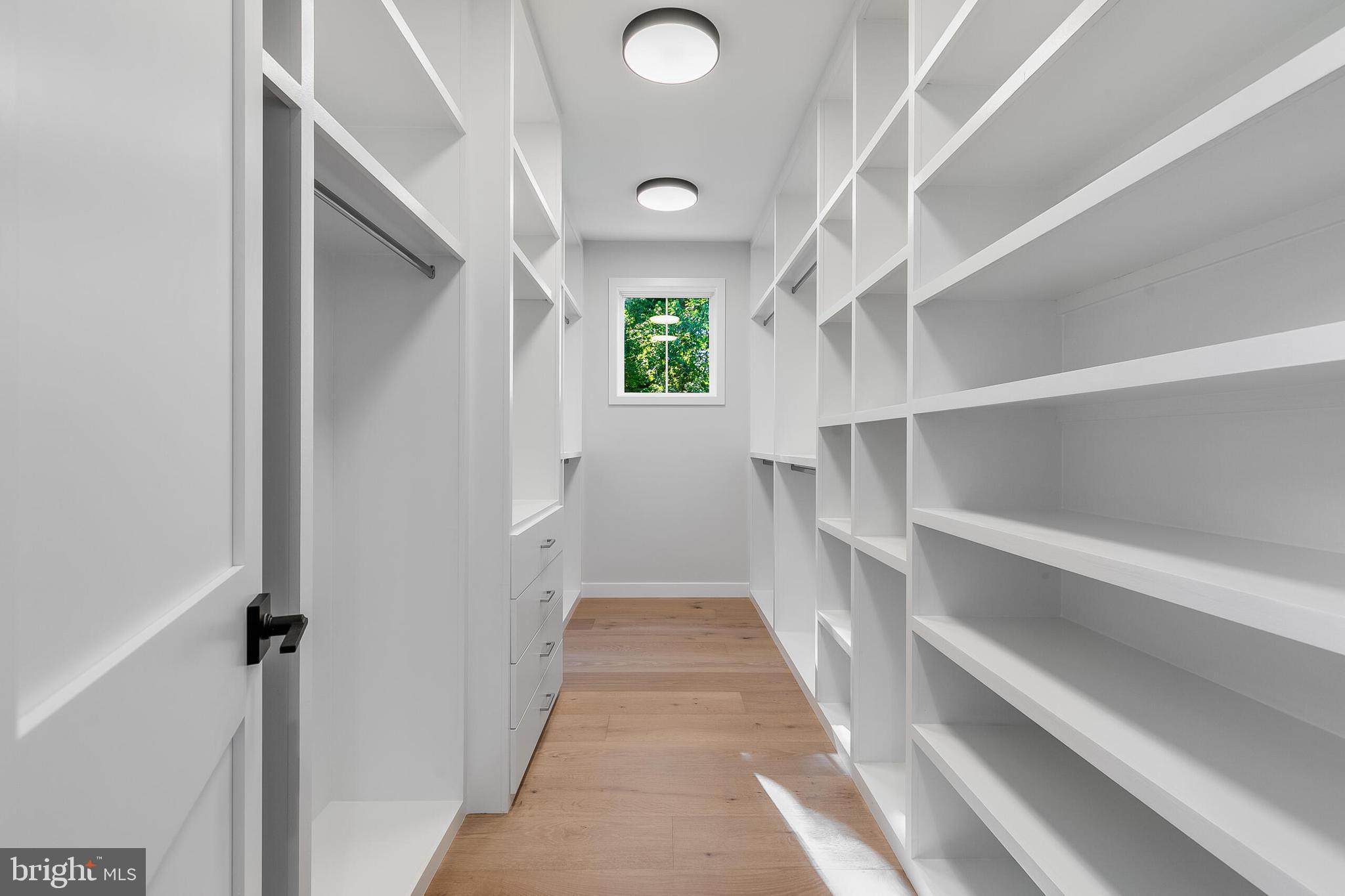 VIENNA WOODS - Residential