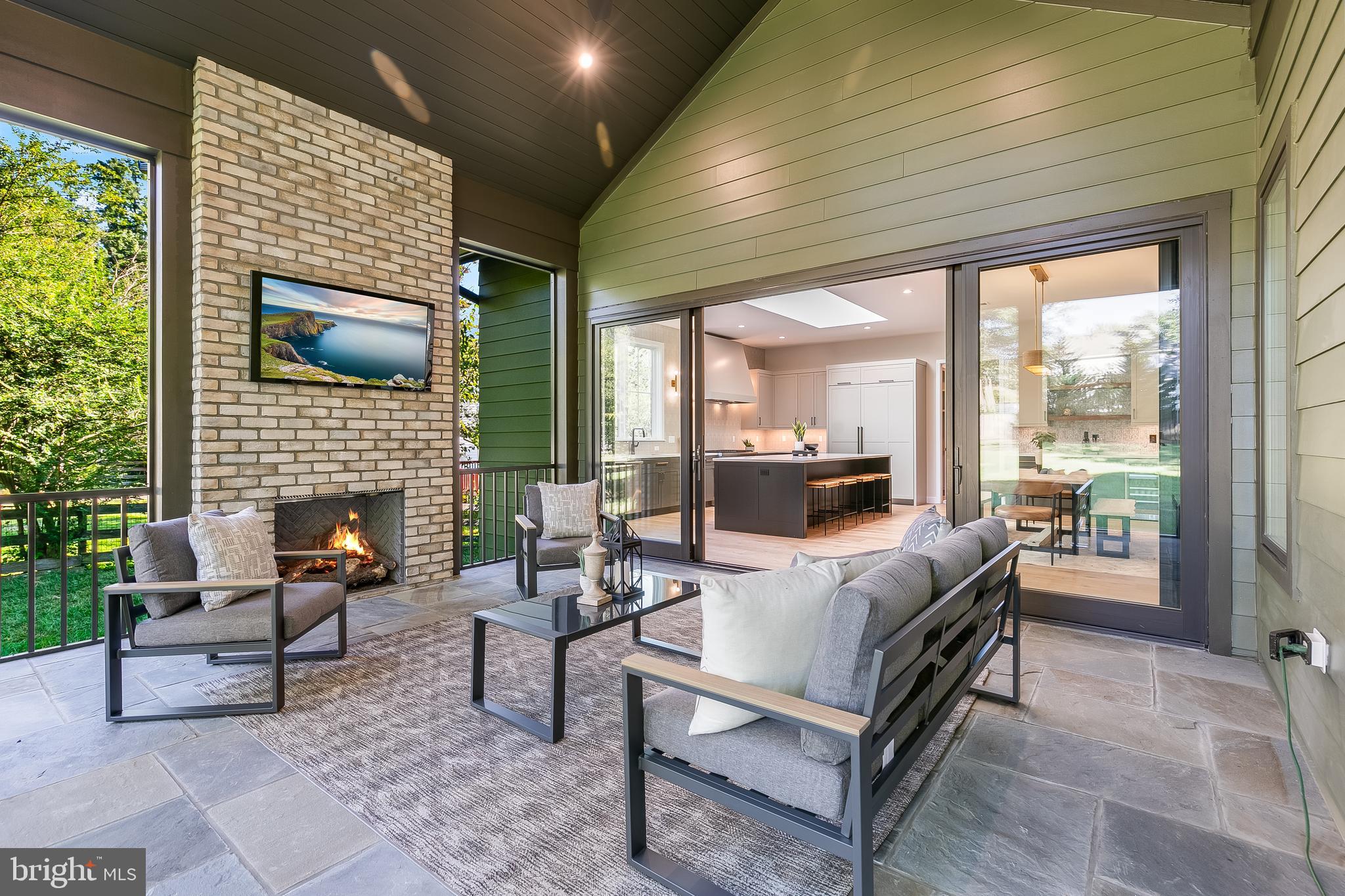 VIENNA WOODS - Residential