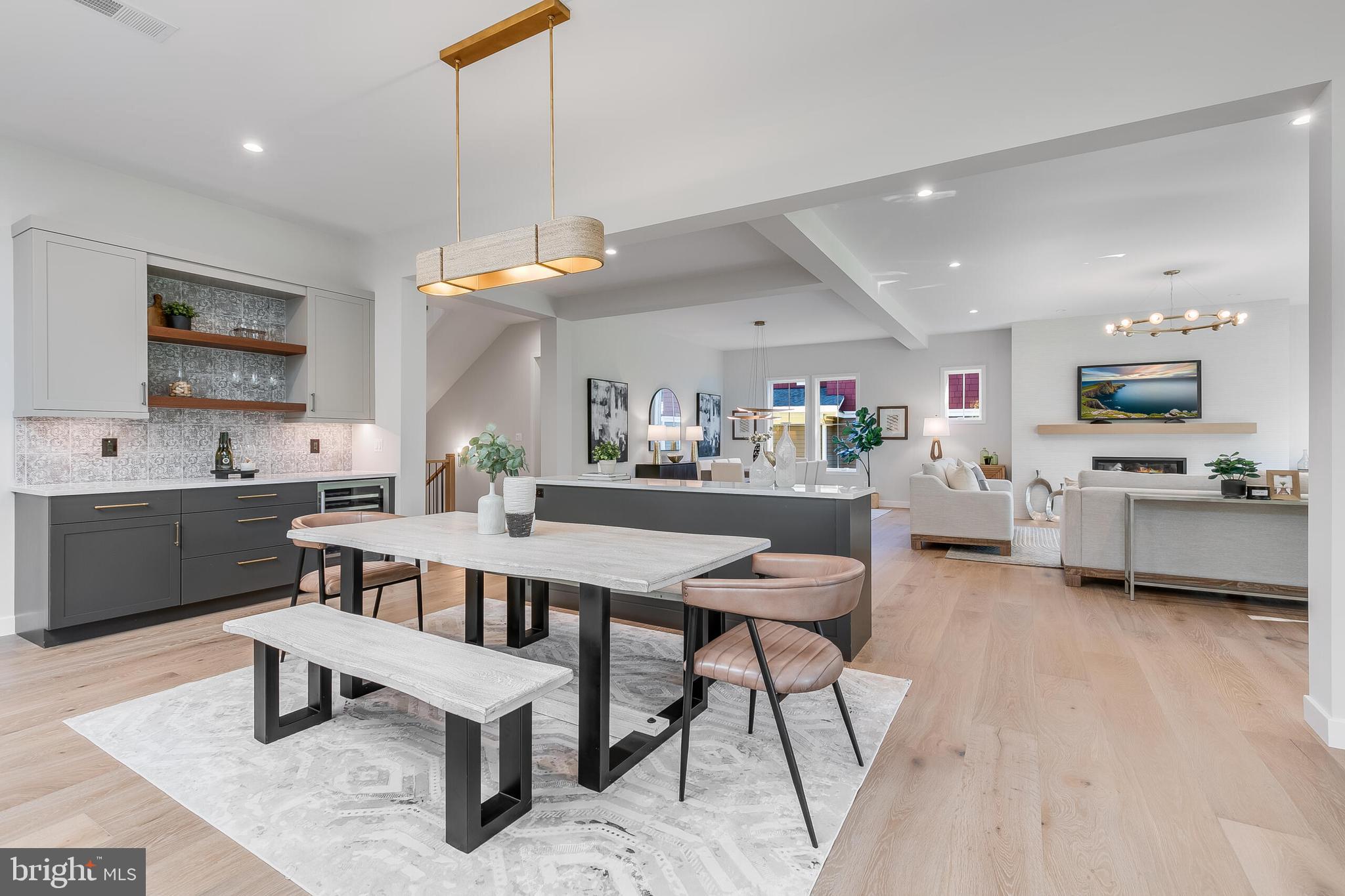 VIENNA WOODS - Residential