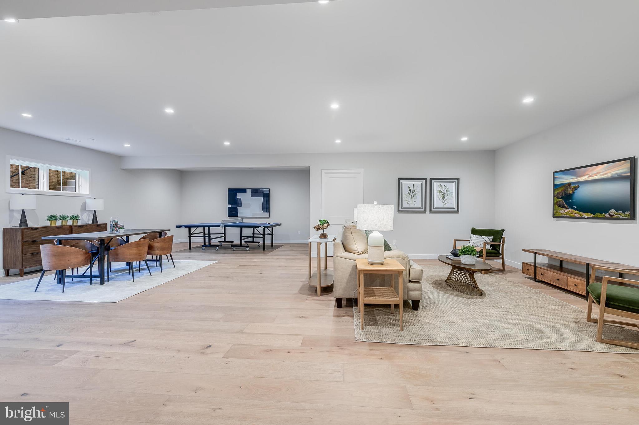 VIENNA WOODS - Residential