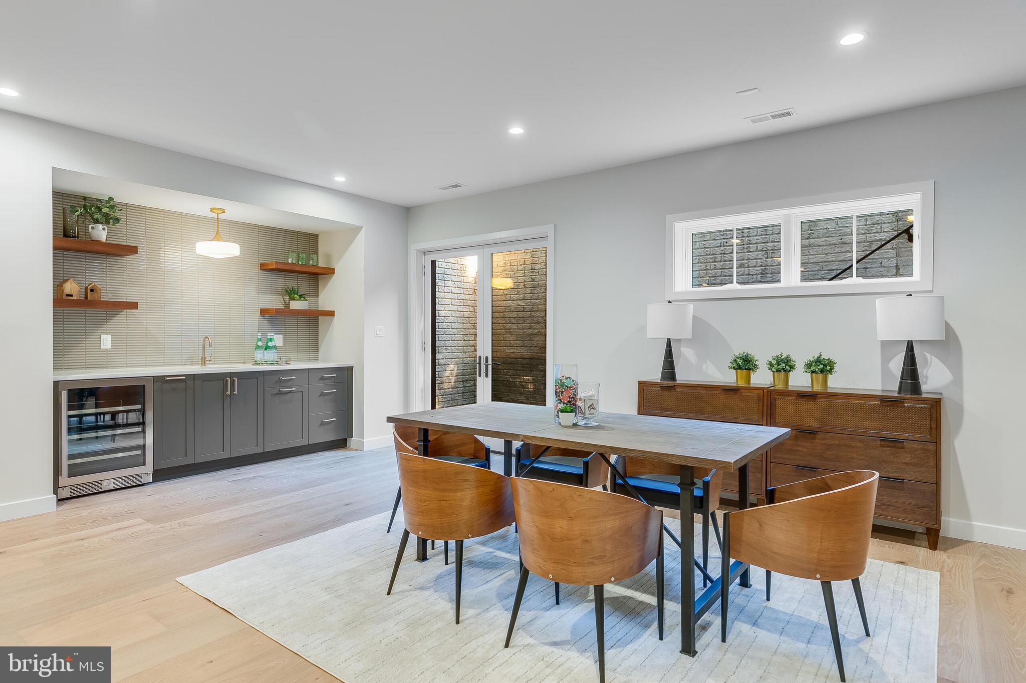 VIENNA WOODS - Residential