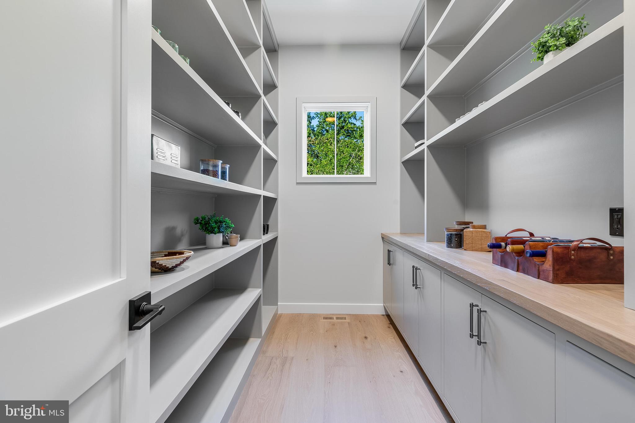 VIENNA WOODS - Residential