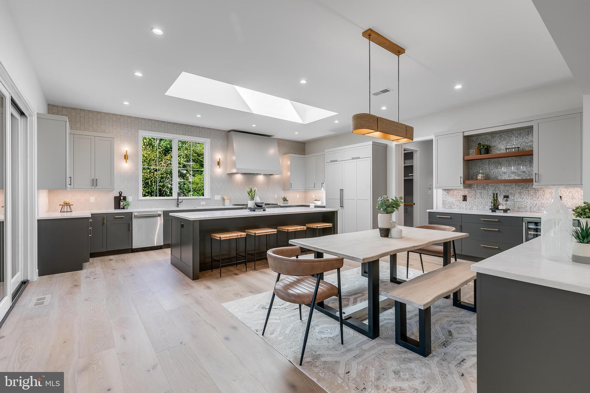 VIENNA WOODS - Residential