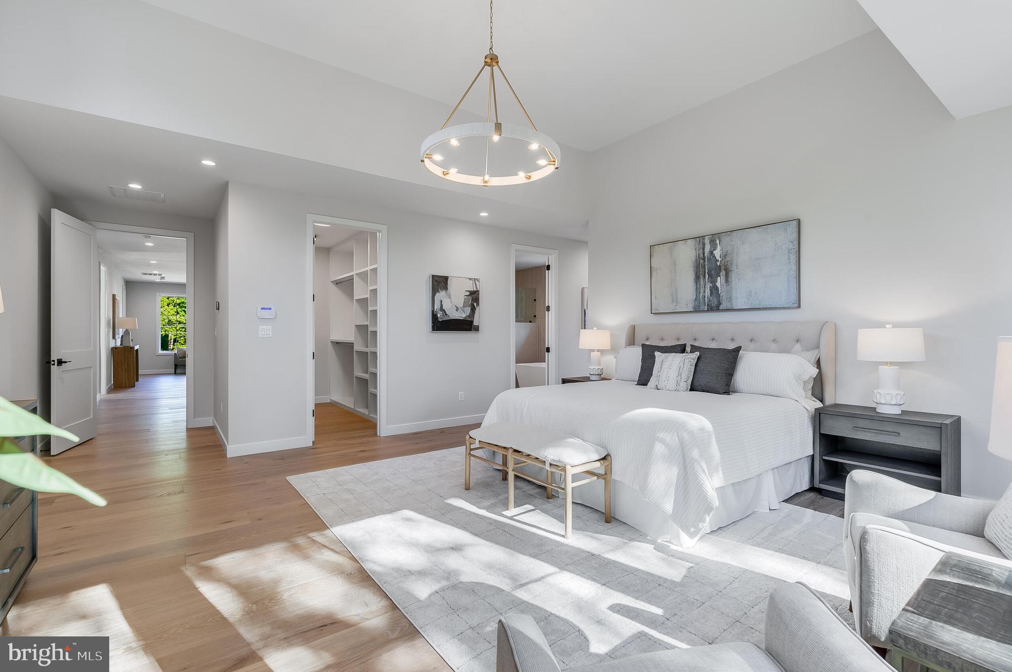 VIENNA WOODS - Residential