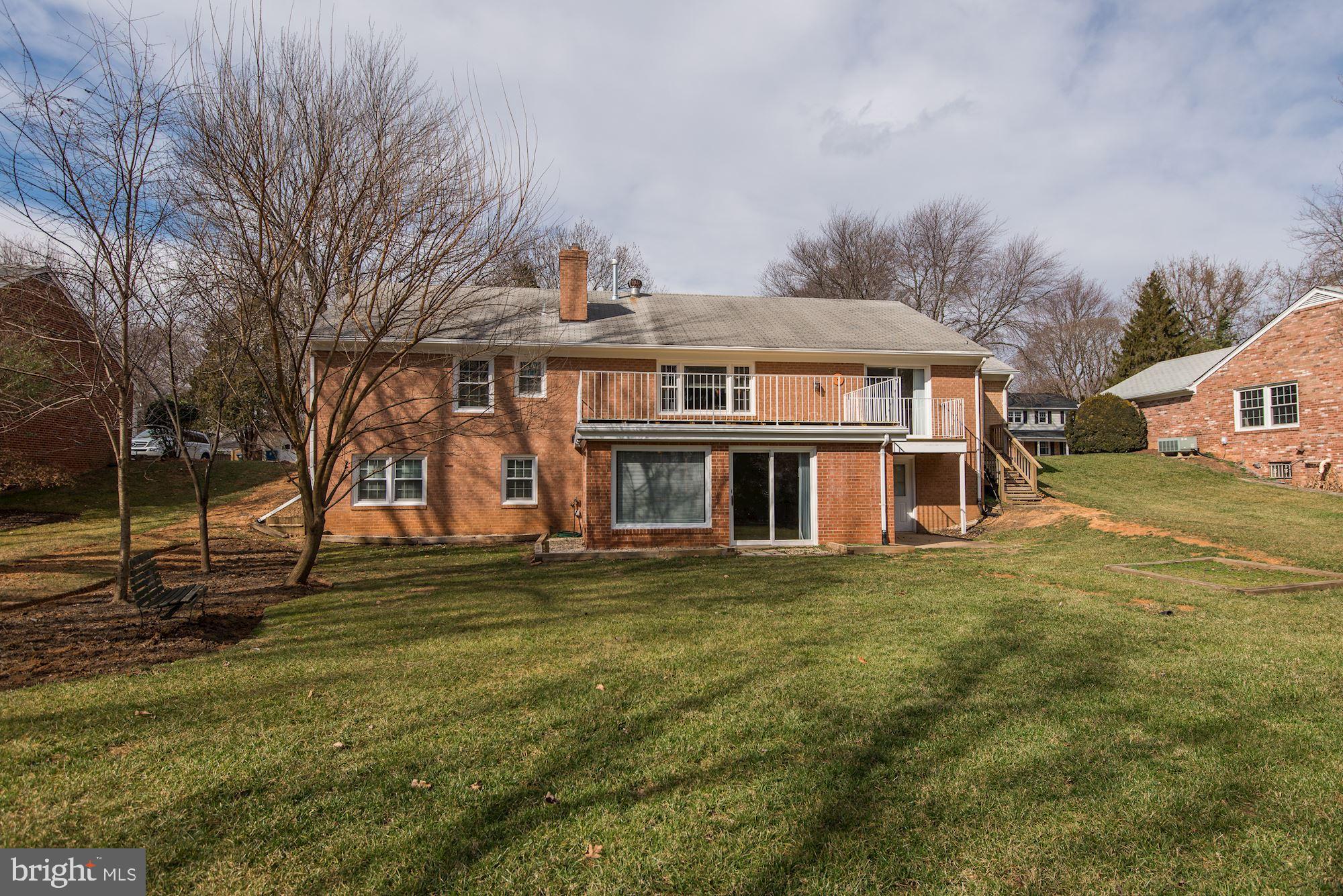 MC LEAN HAMLET - Residential Lease