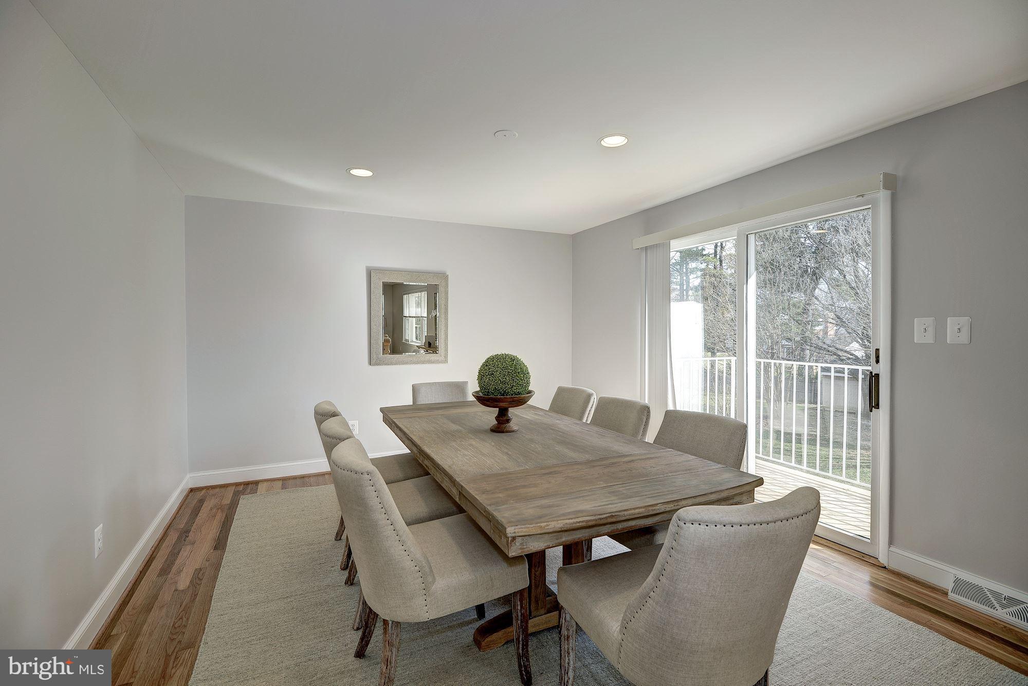 MC LEAN HAMLET - Residential Lease