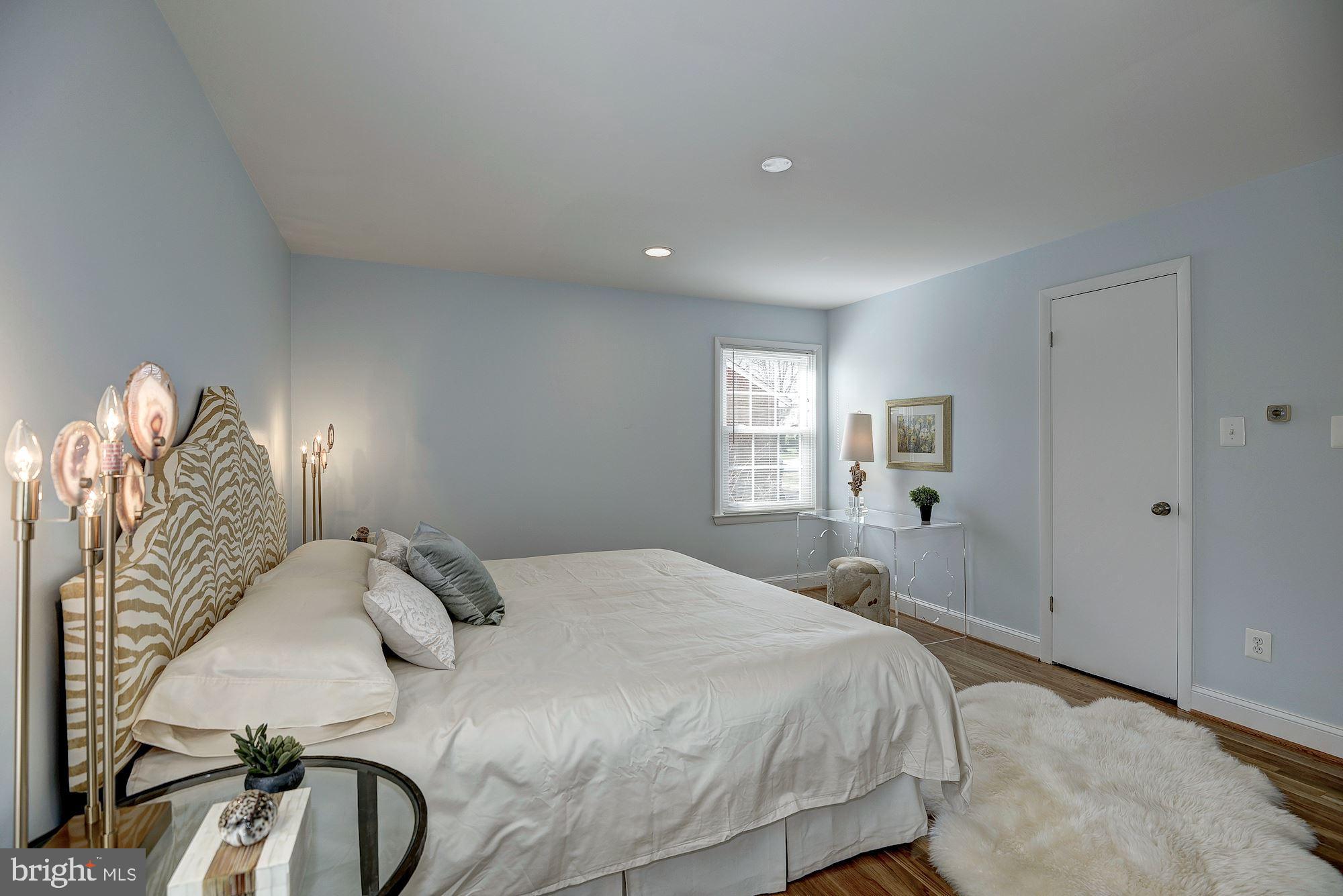 MC LEAN HAMLET - Residential Lease