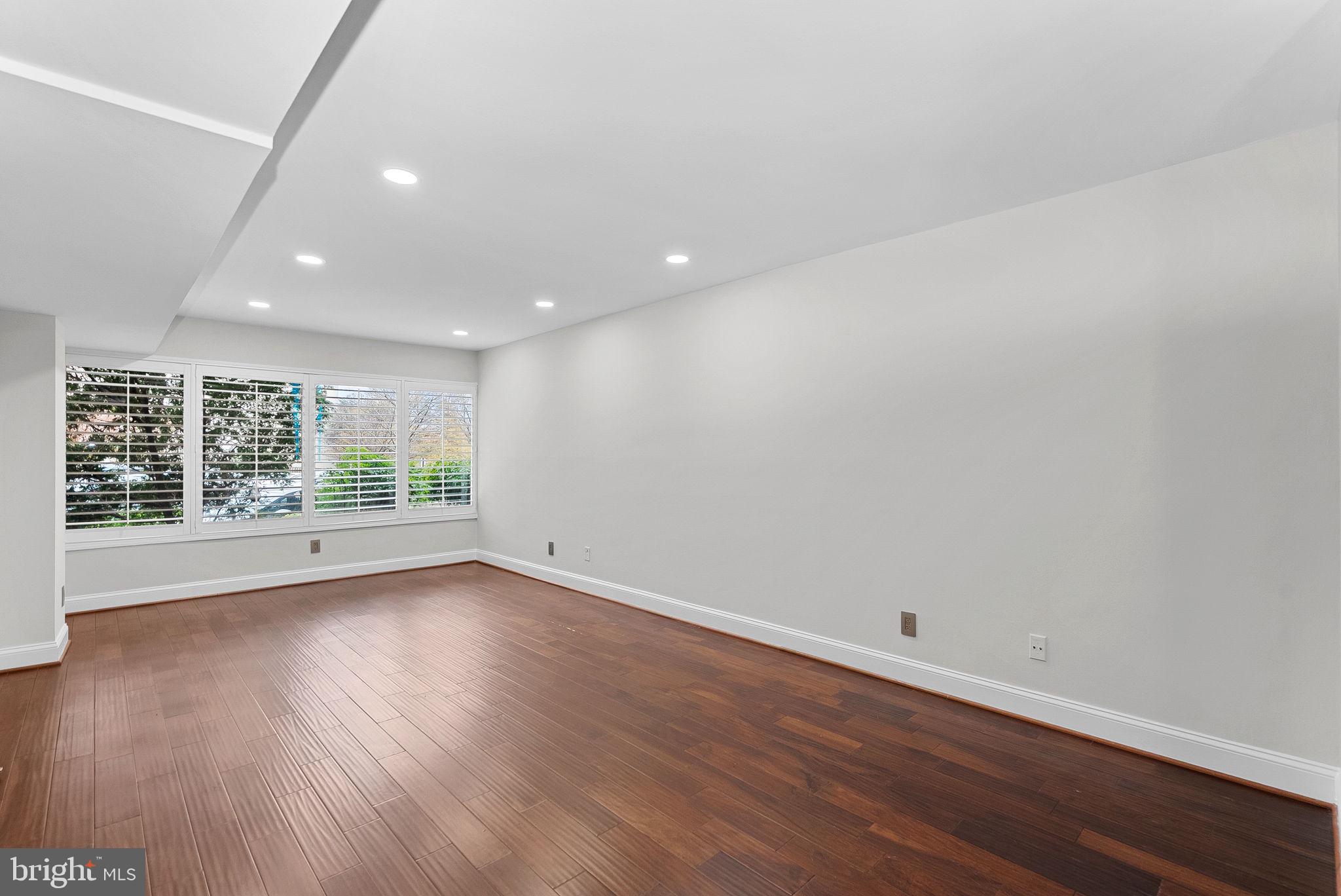 PAVILION ON THE PARK - Residential