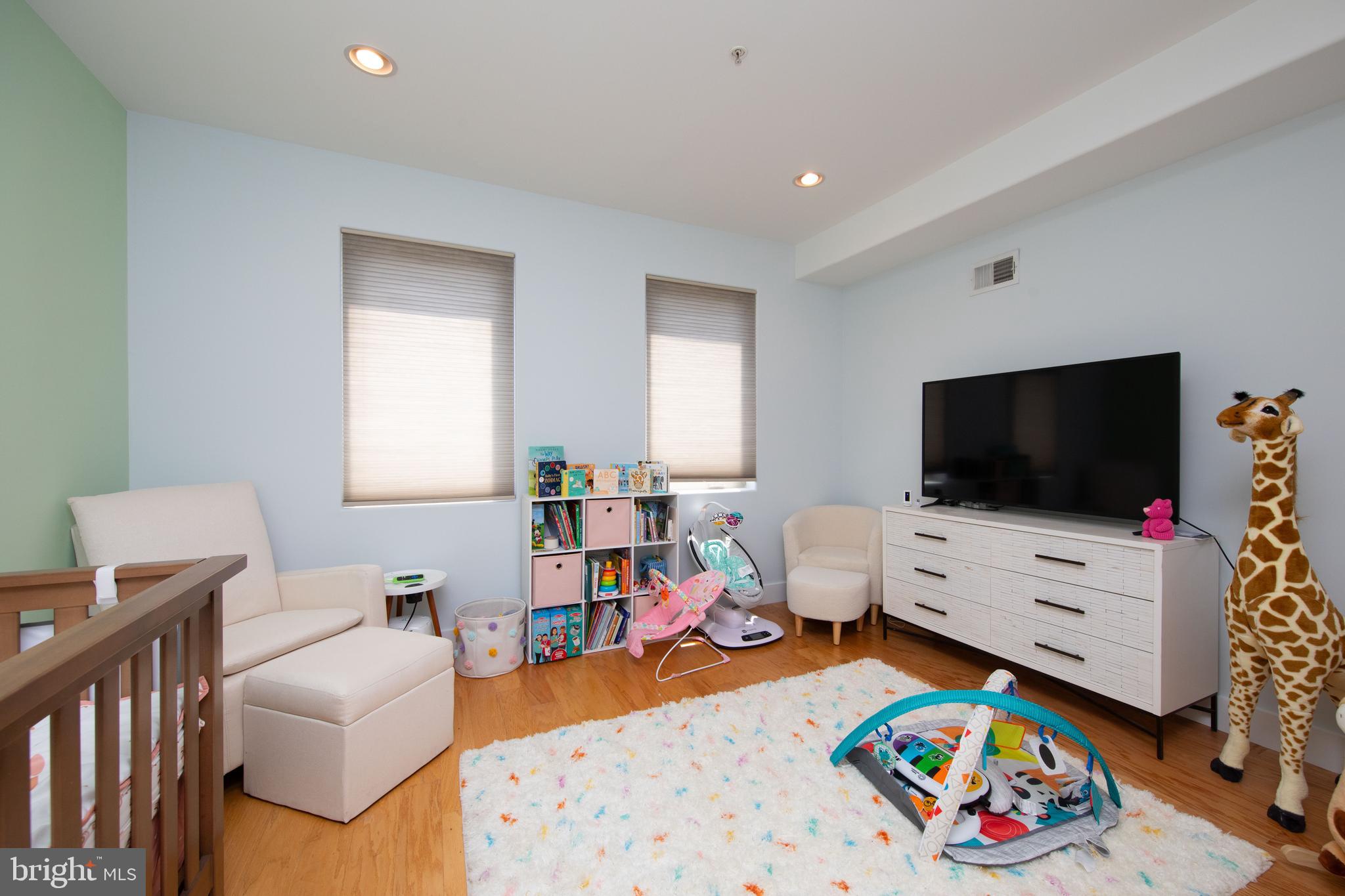 OLDE KENSINGTON - Residential