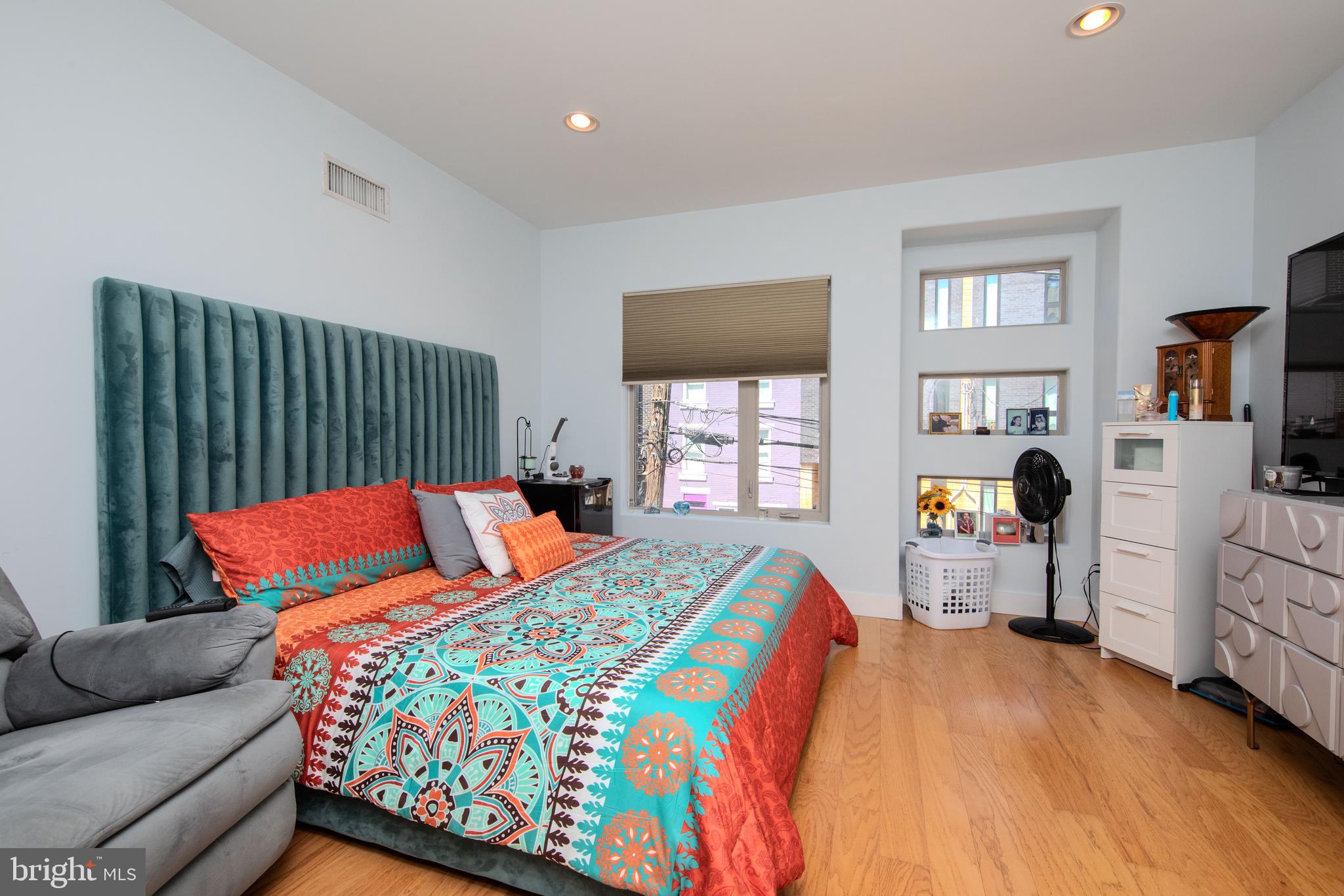 OLDE KENSINGTON - Residential