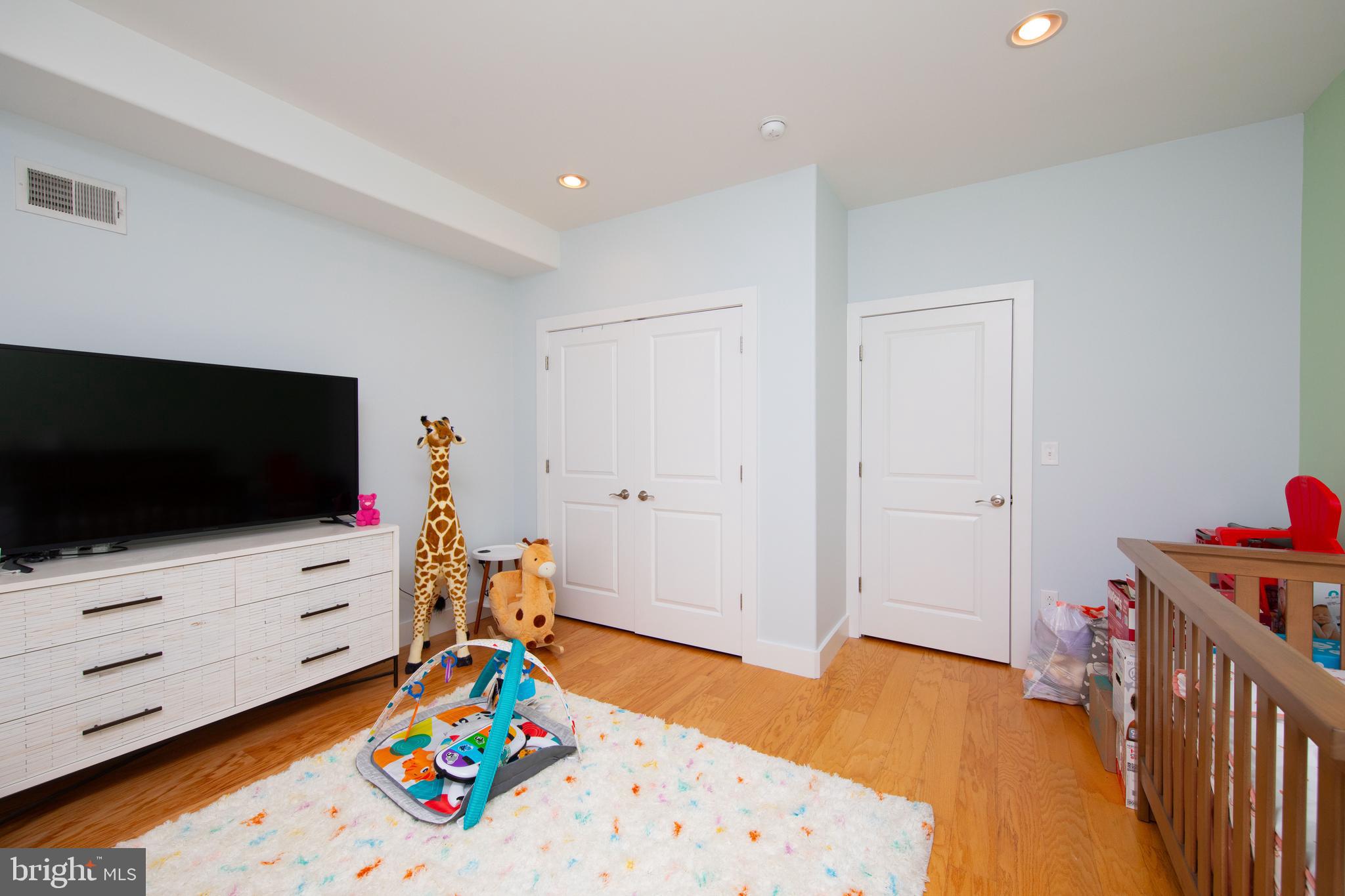 OLDE KENSINGTON - Residential