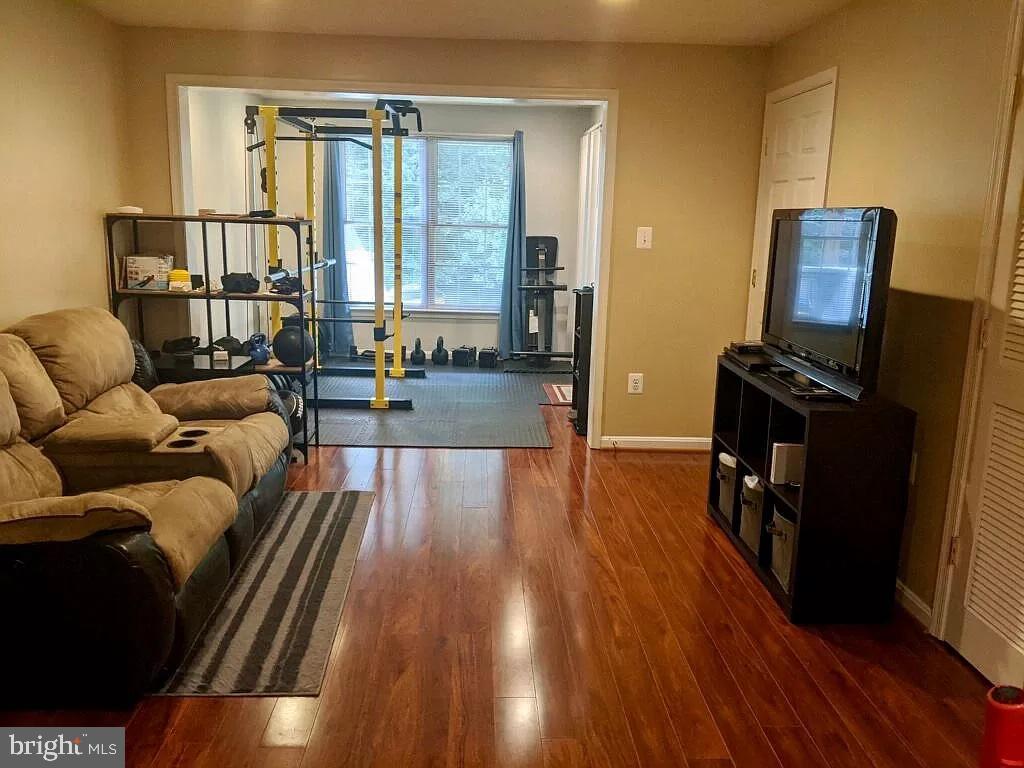 CHAPEL GROVE - Residential Lease