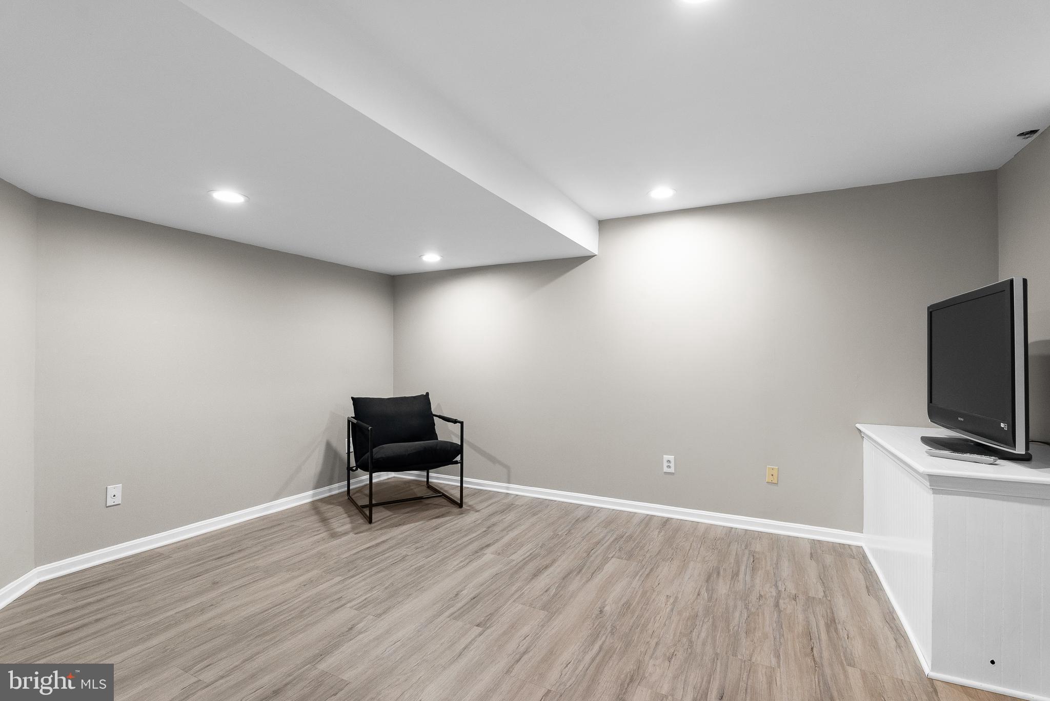 CHARLESTOWNE - Residential