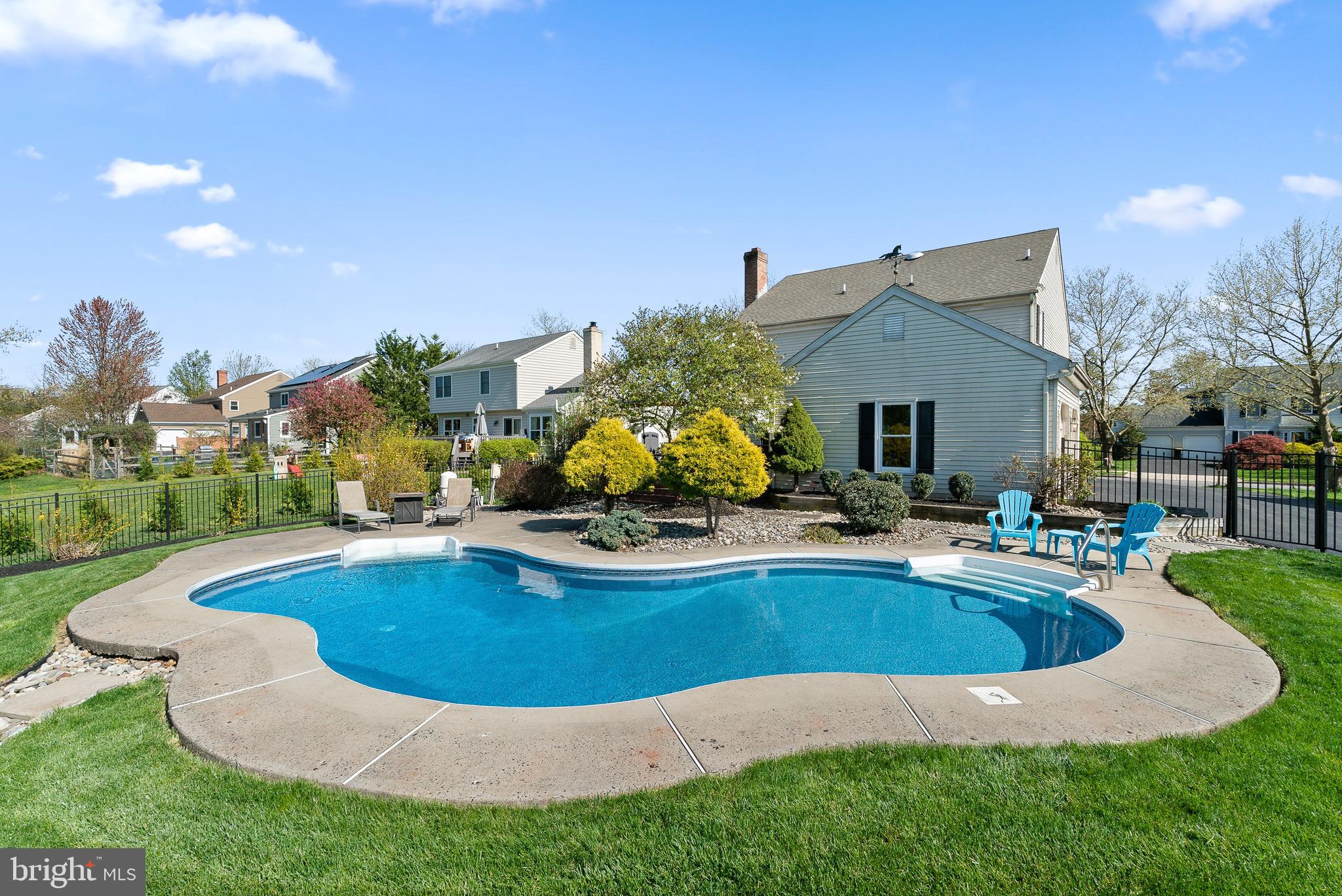 CHARLESTOWNE - Residential