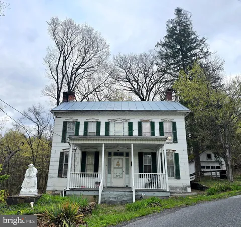 307 Fairfax Street, Berkeley Springs, WV 25411 - #: WVMO2005722