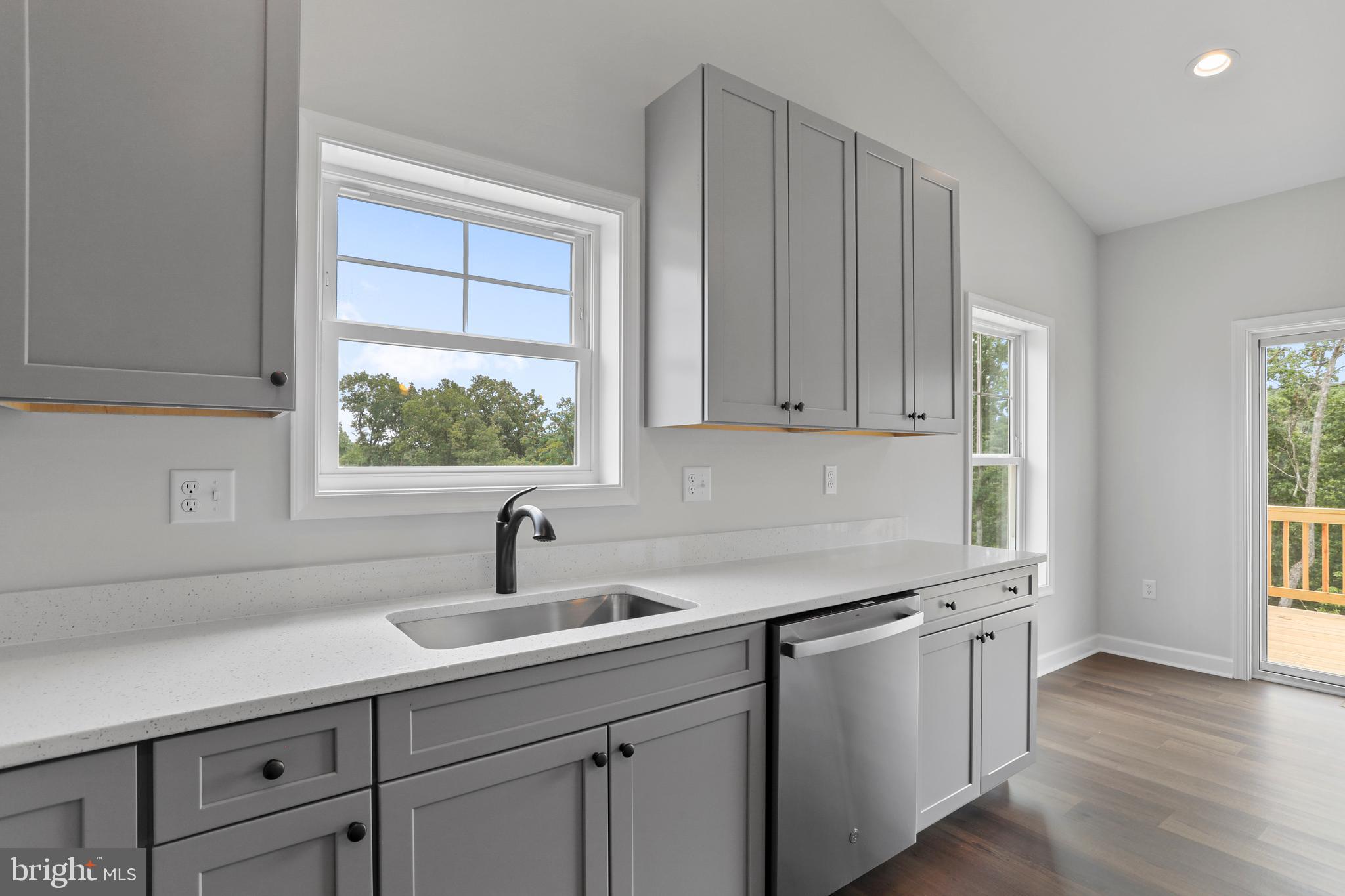 MIDDLE CREEK VISTAS - Residential