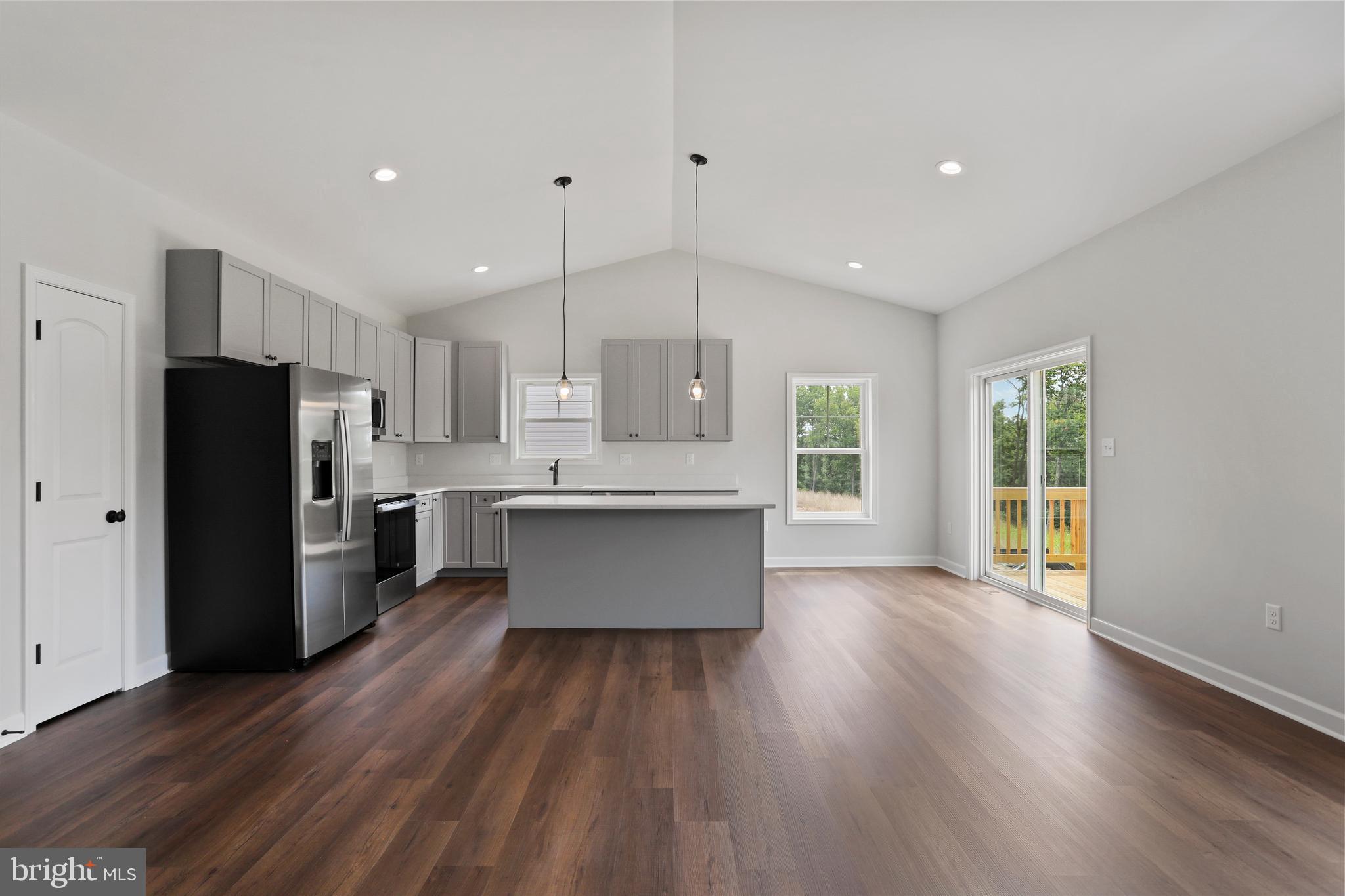 MIDDLE CREEK VISTAS - Residential