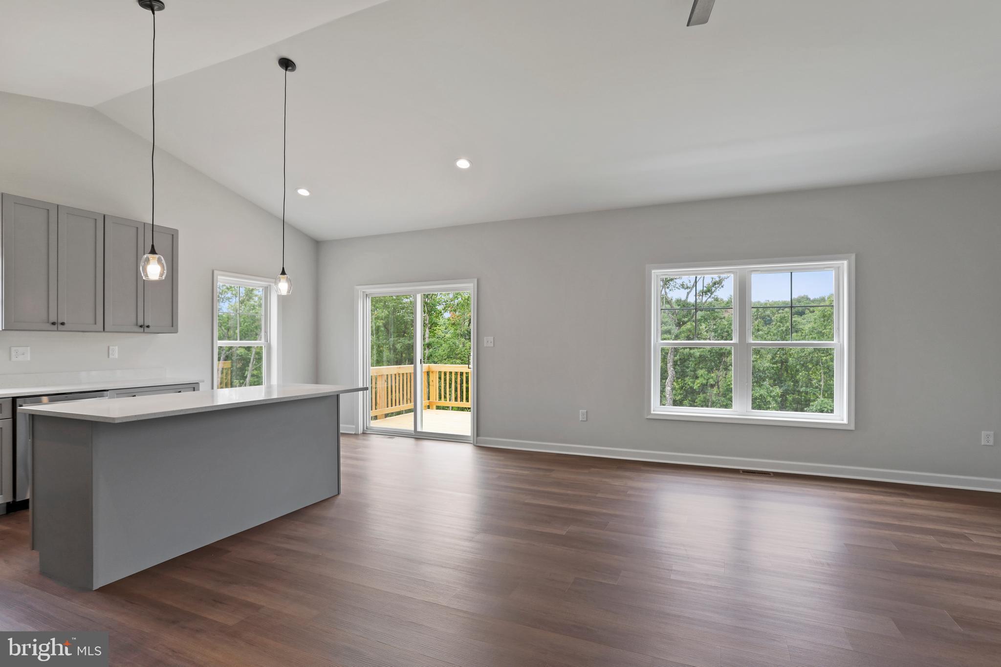 MIDDLE CREEK VISTAS - Residential