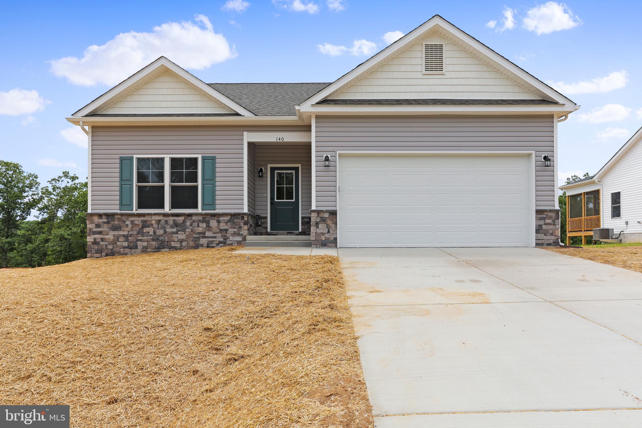 MIDDLE CREEK VISTAS - Residential