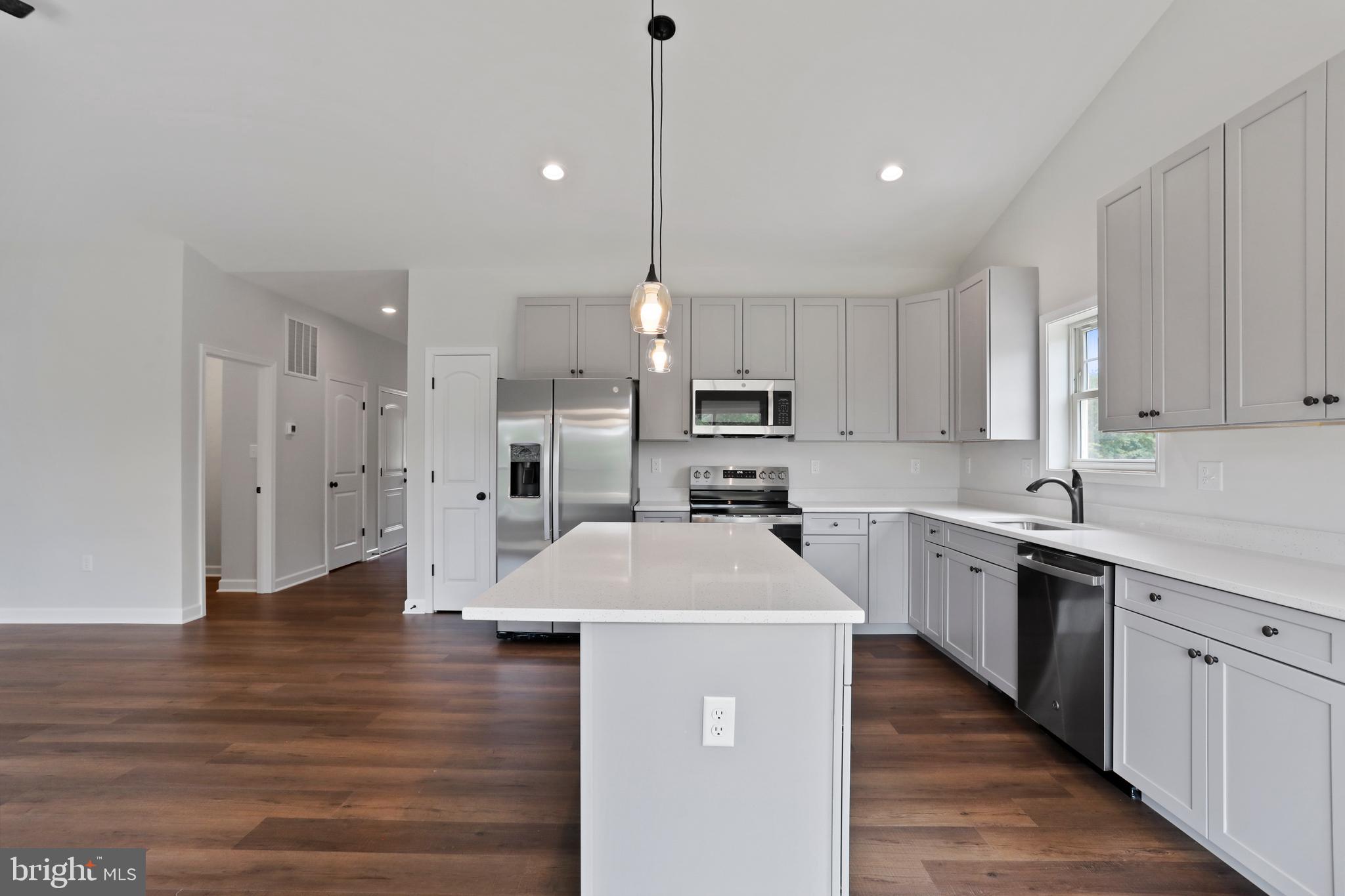 MIDDLE CREEK VISTAS - Residential