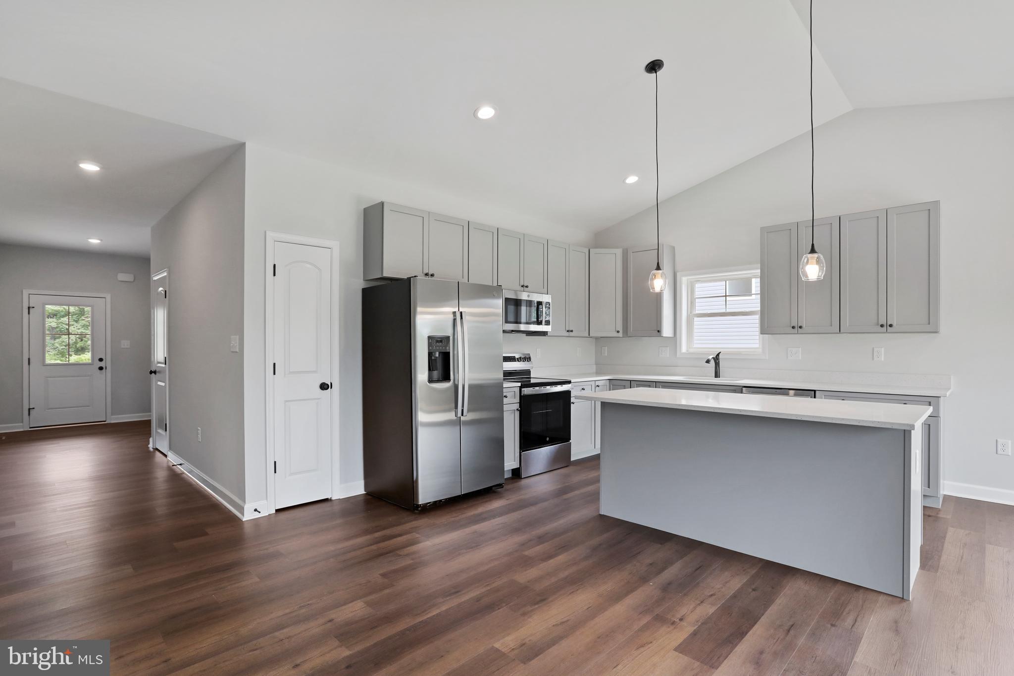 MIDDLE CREEK VISTAS - Residential