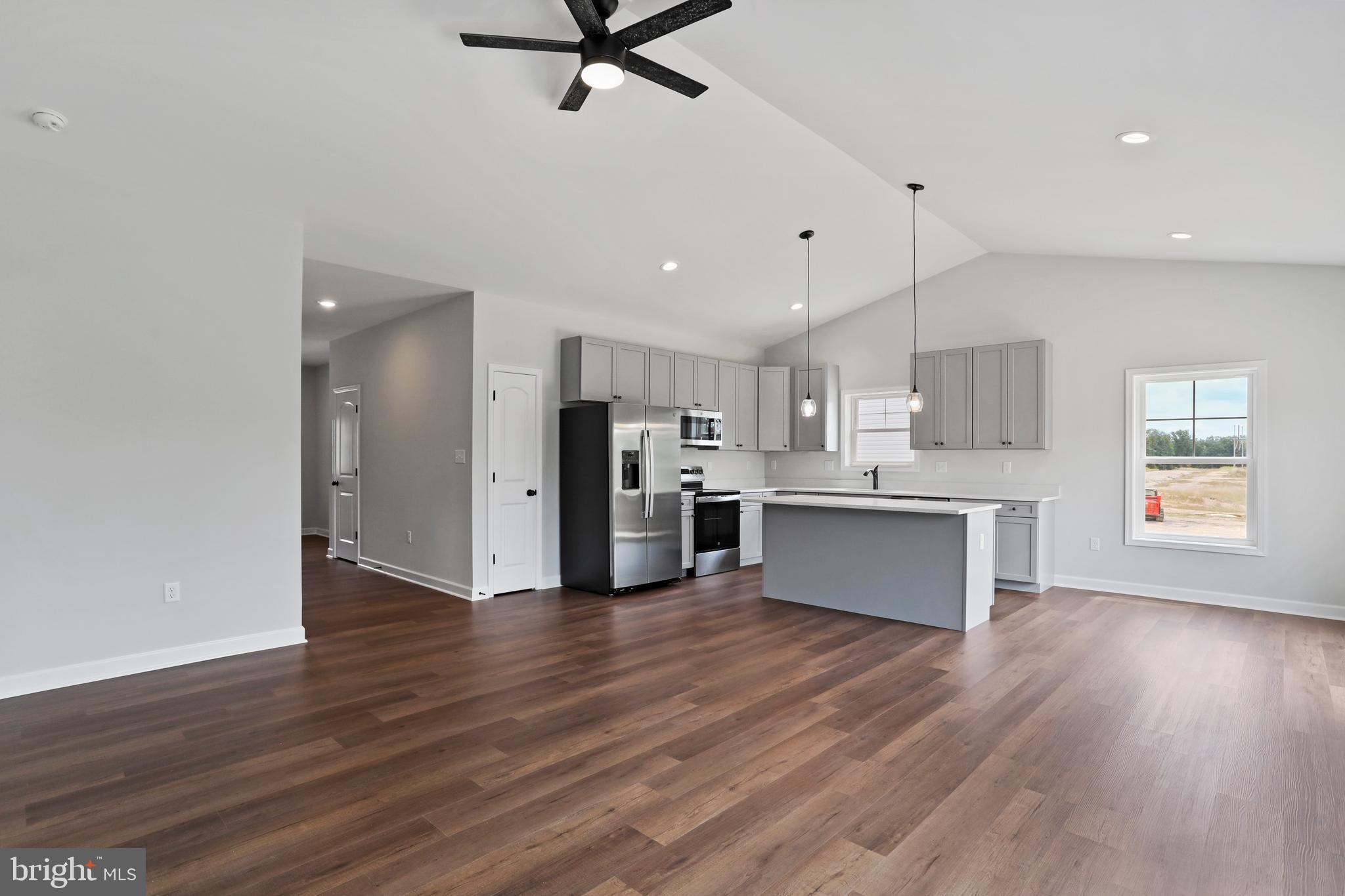 MIDDLE CREEK VISTAS - Residential