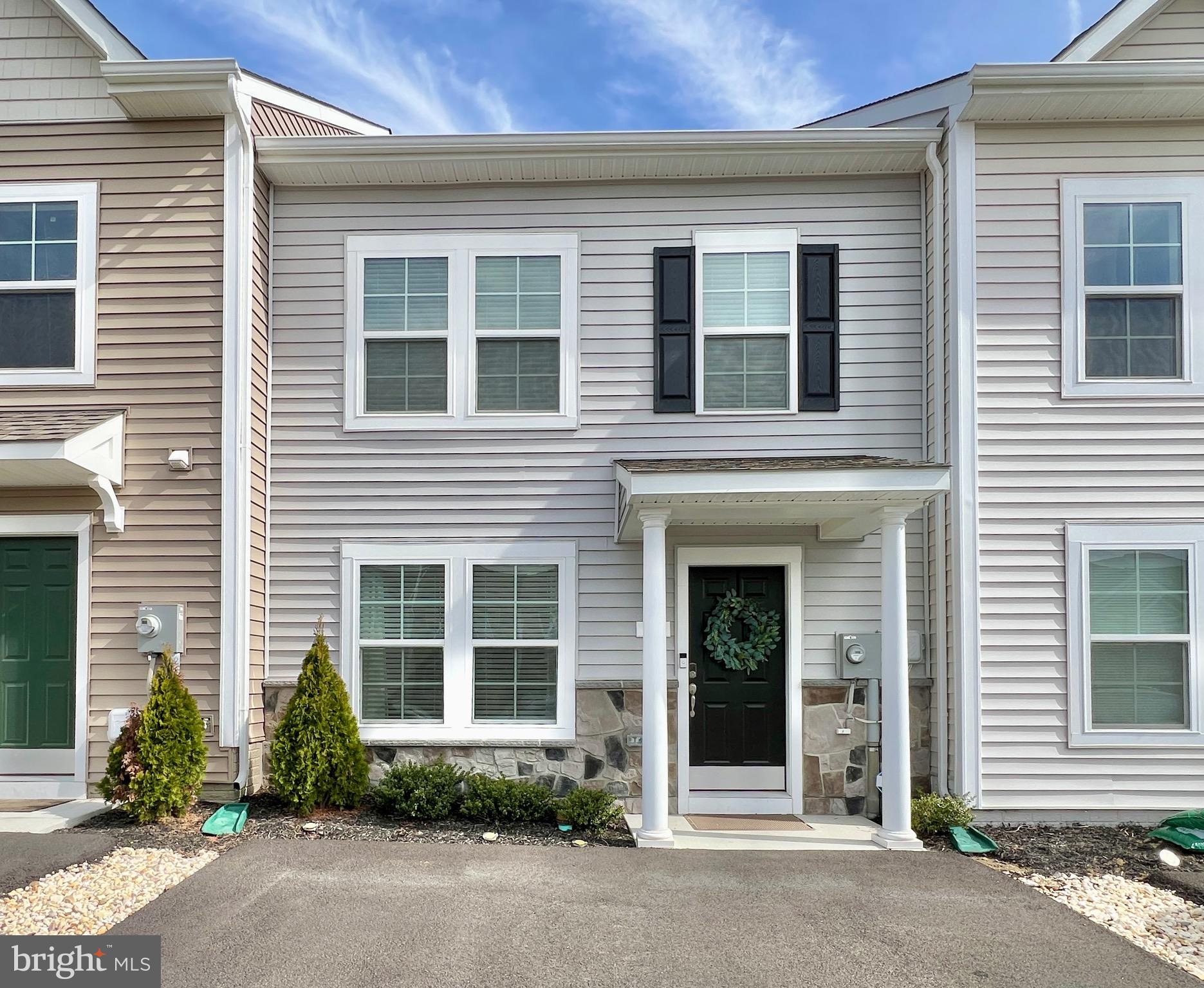 WHISPERING PINES - Residential