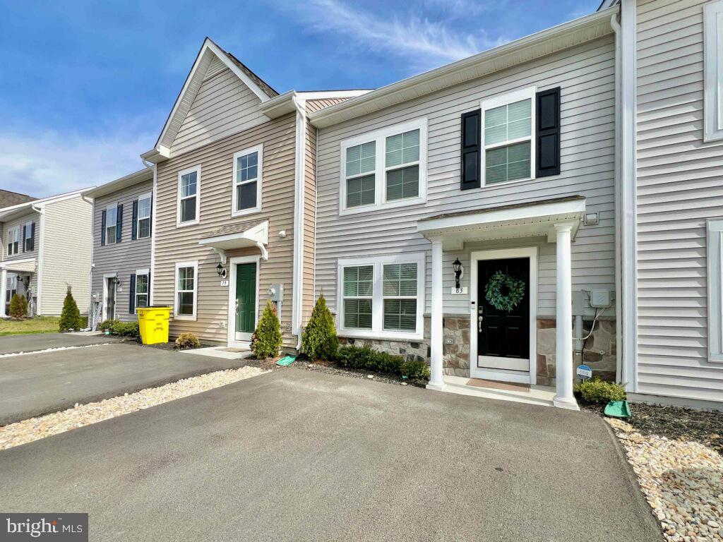 WHISPERING PINES - Residential