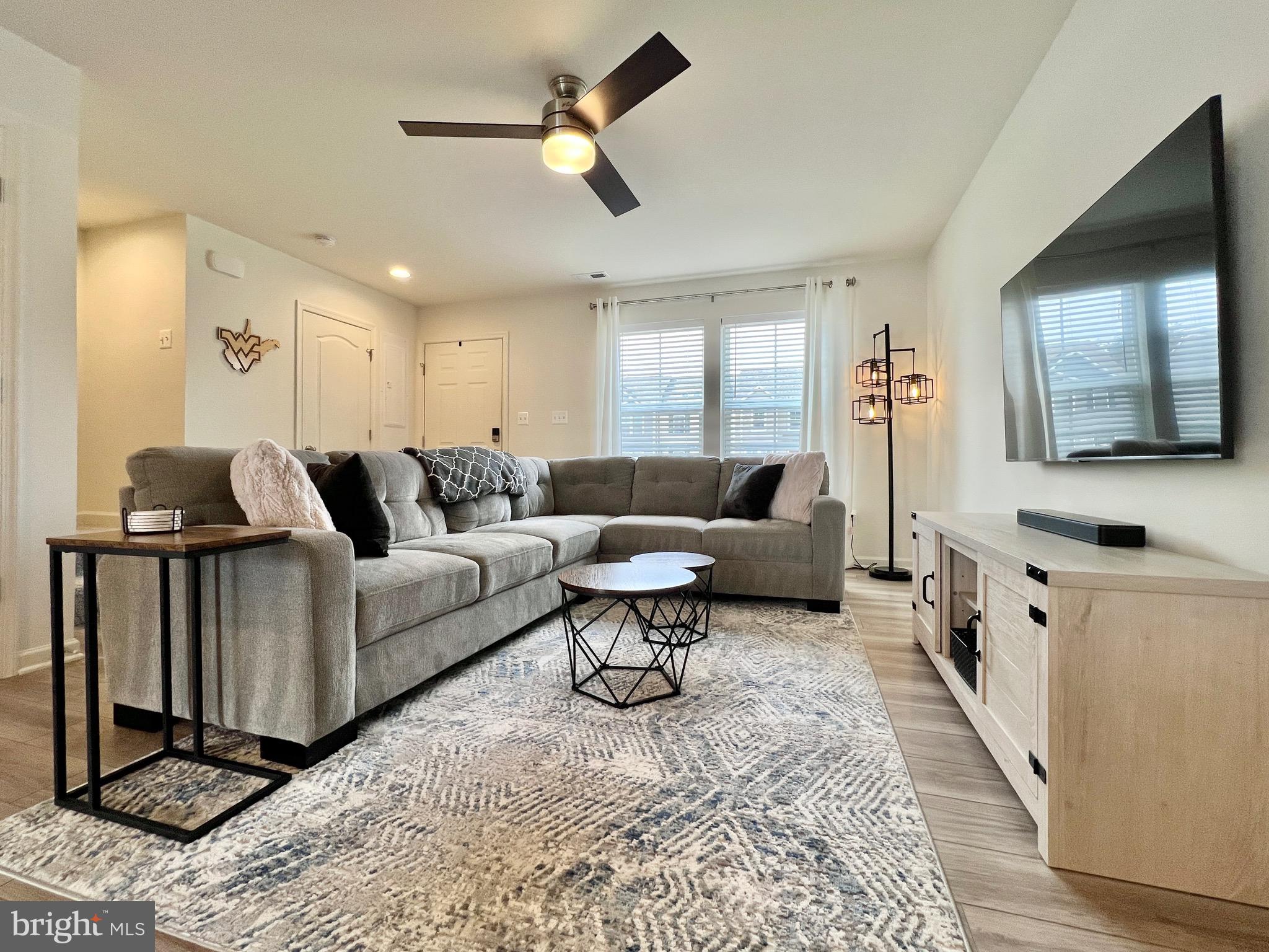 WHISPERING PINES - Residential