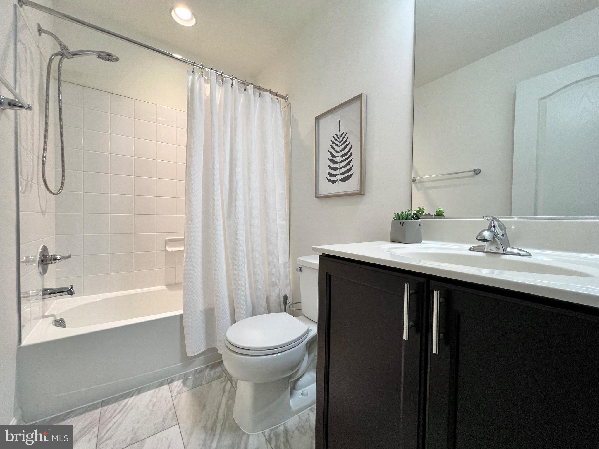 WHISPERING PINES - Residential