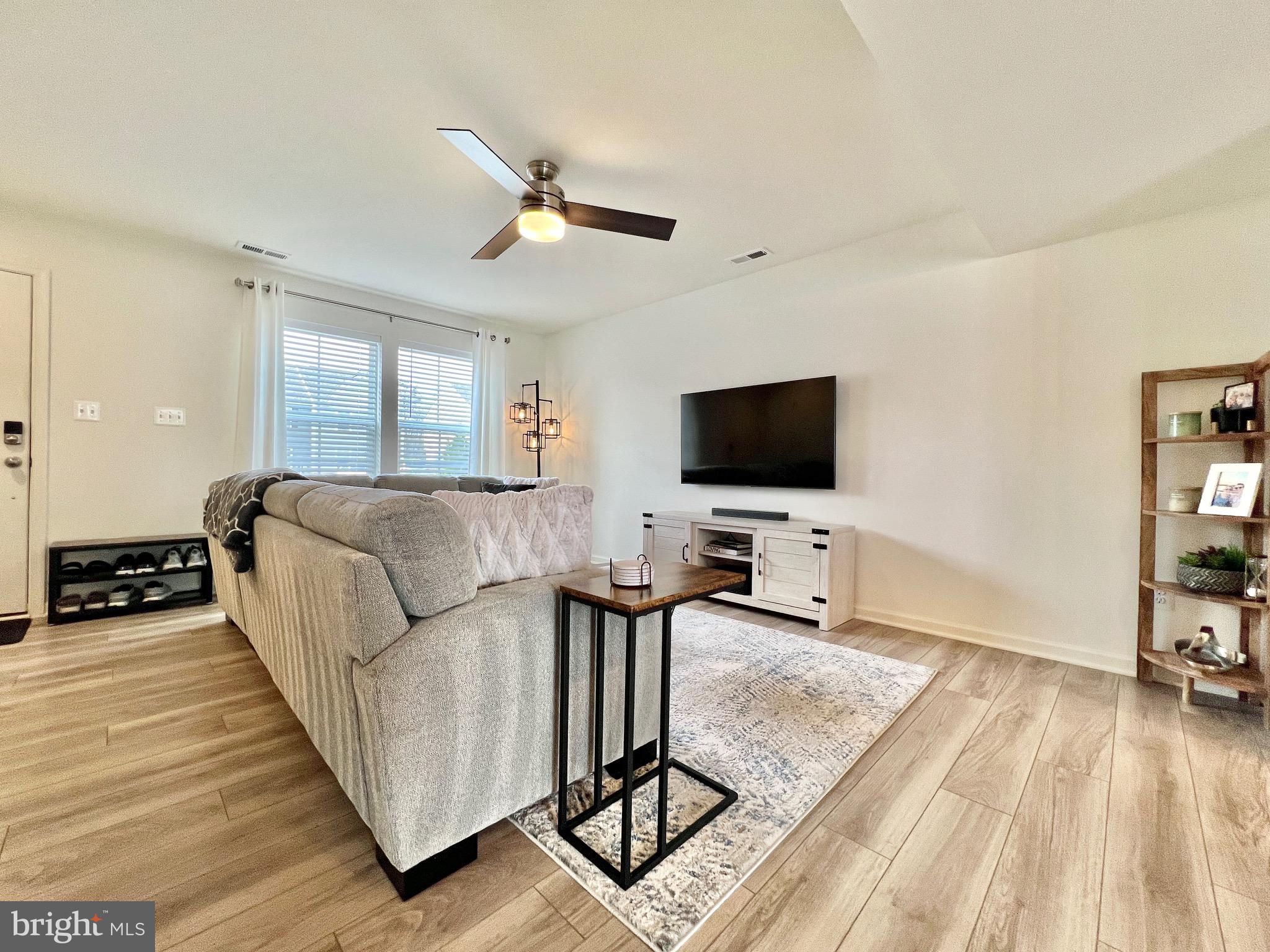 WHISPERING PINES - Residential