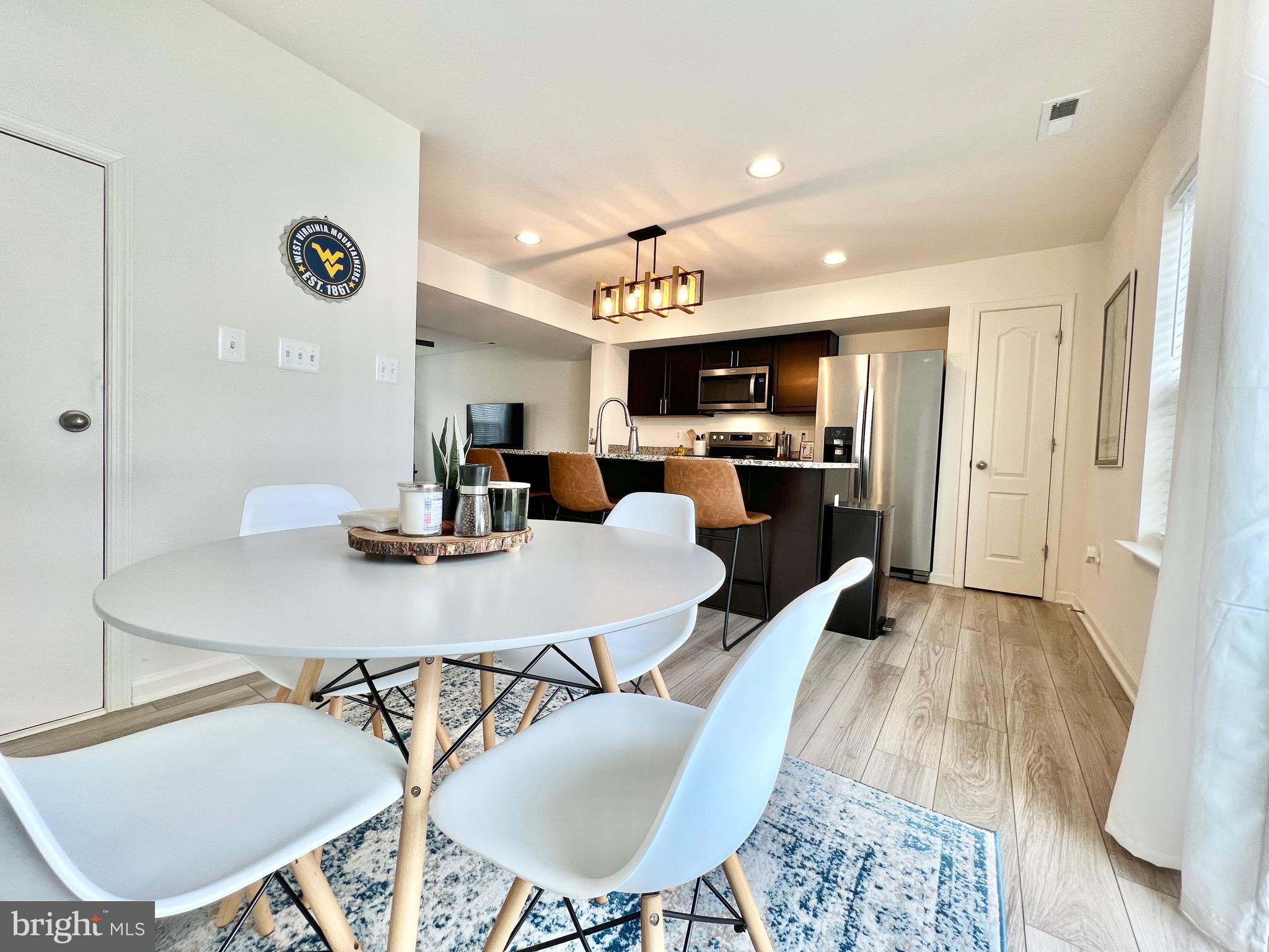 WHISPERING PINES - Residential