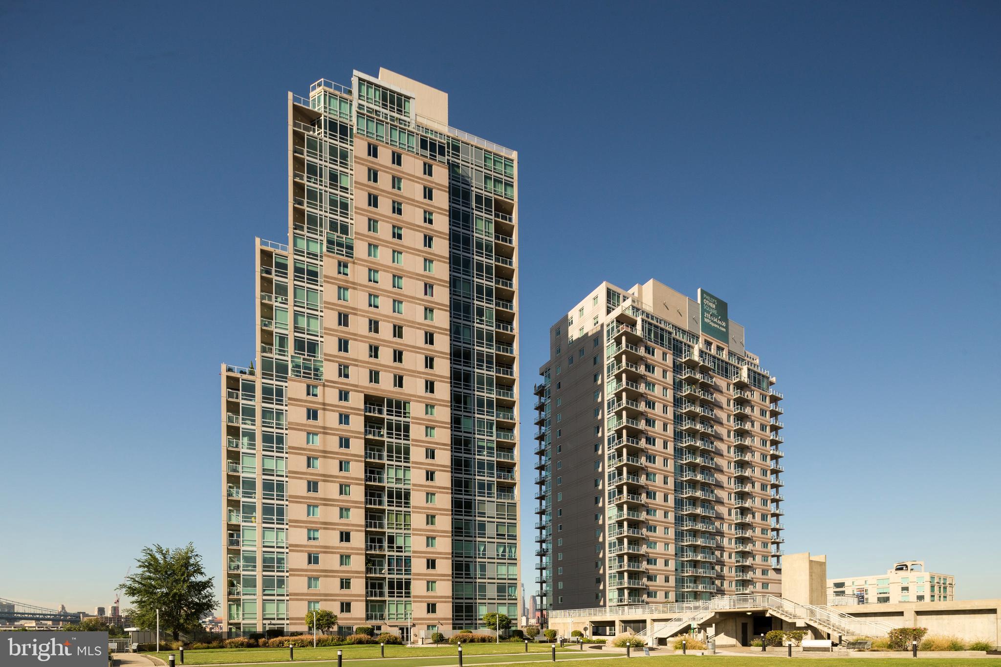 WATERFRONT SQUARE - Residential