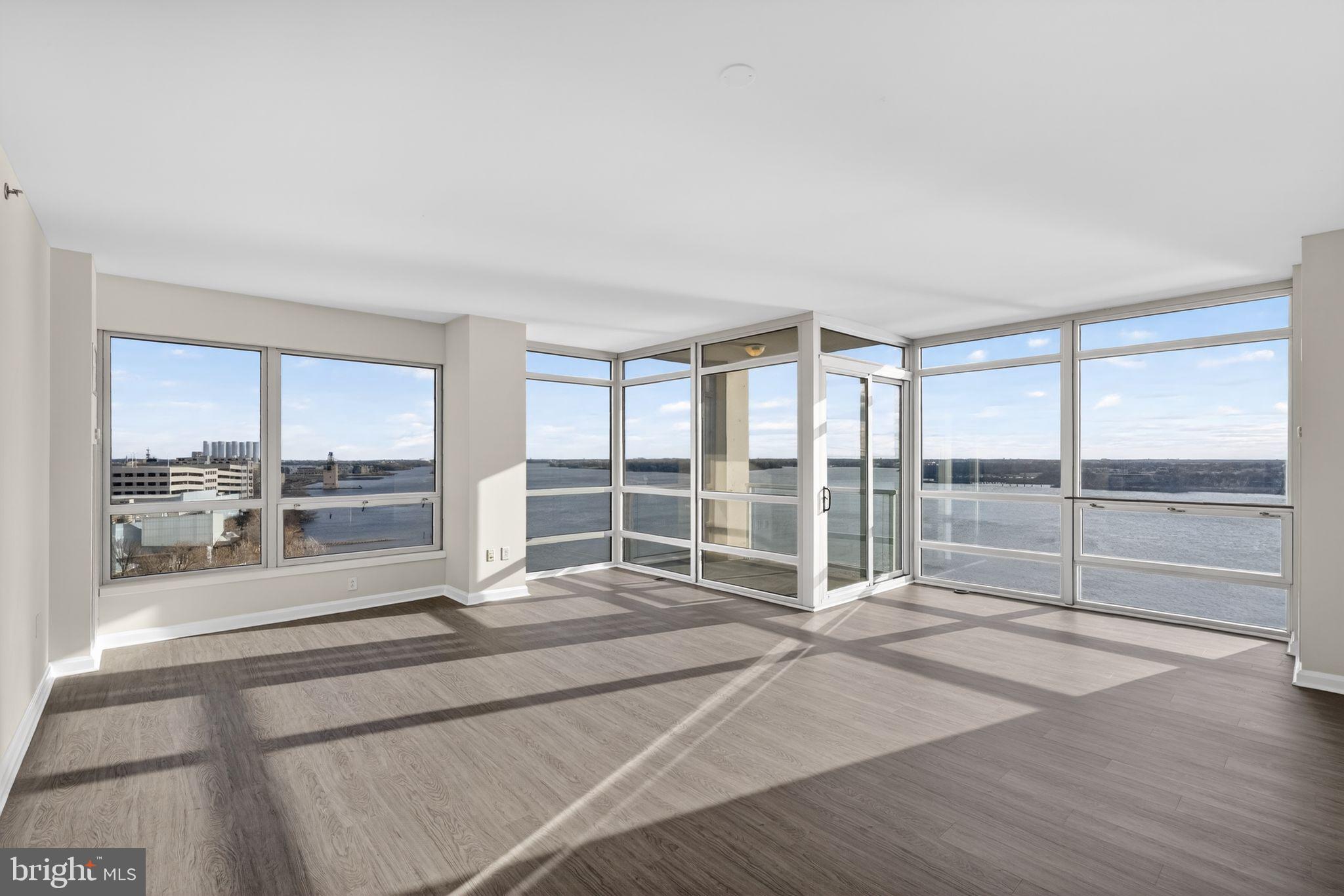 901 N PENN STREET R1001