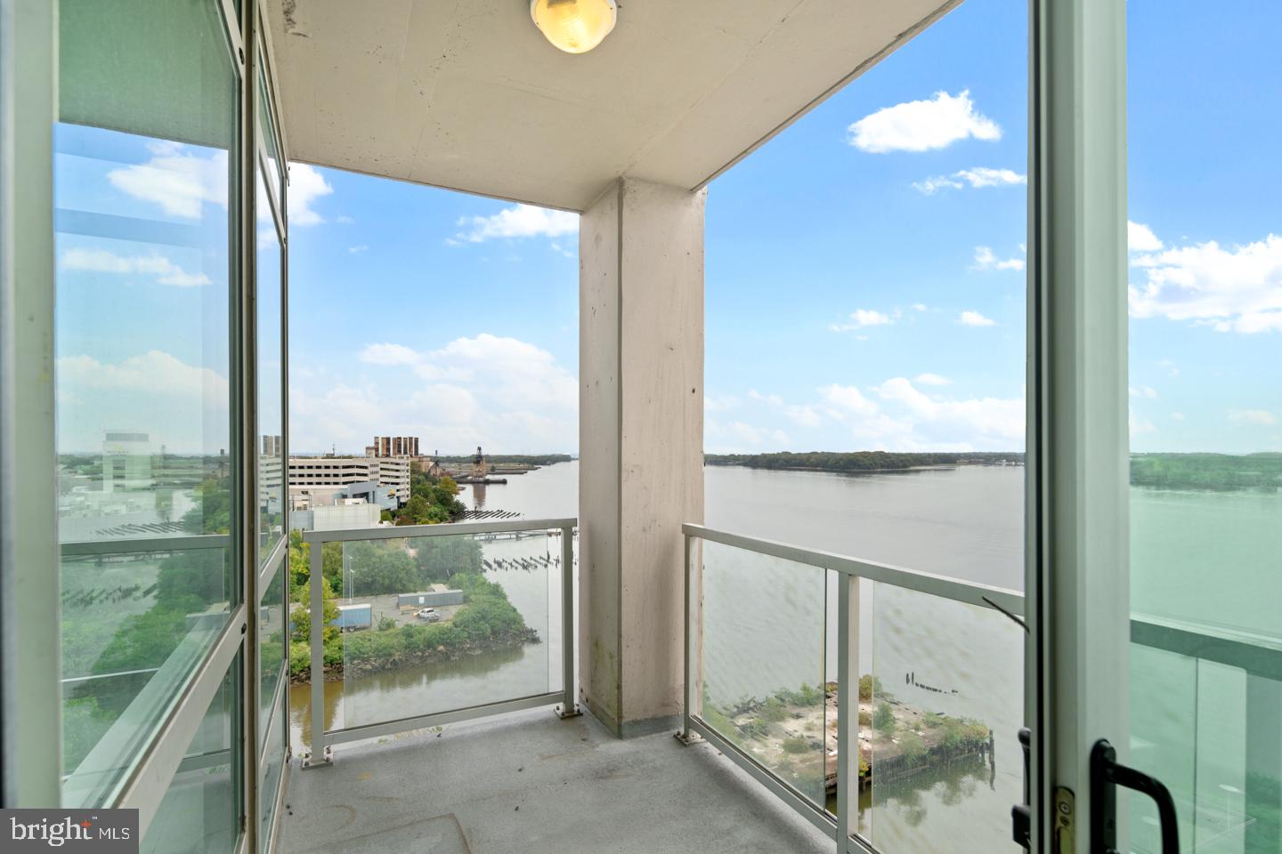 901 N PENN STREET R1001