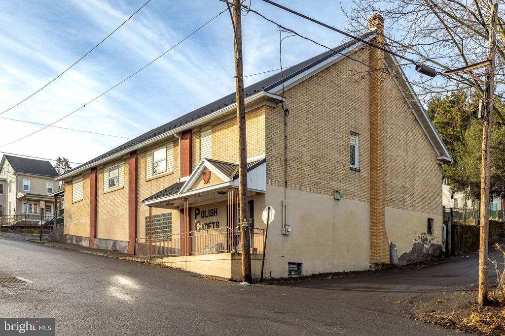 Photo of 1000 W State Street, COAL TOWNSHIP, PA 17866 (MLS # PANU2002046)