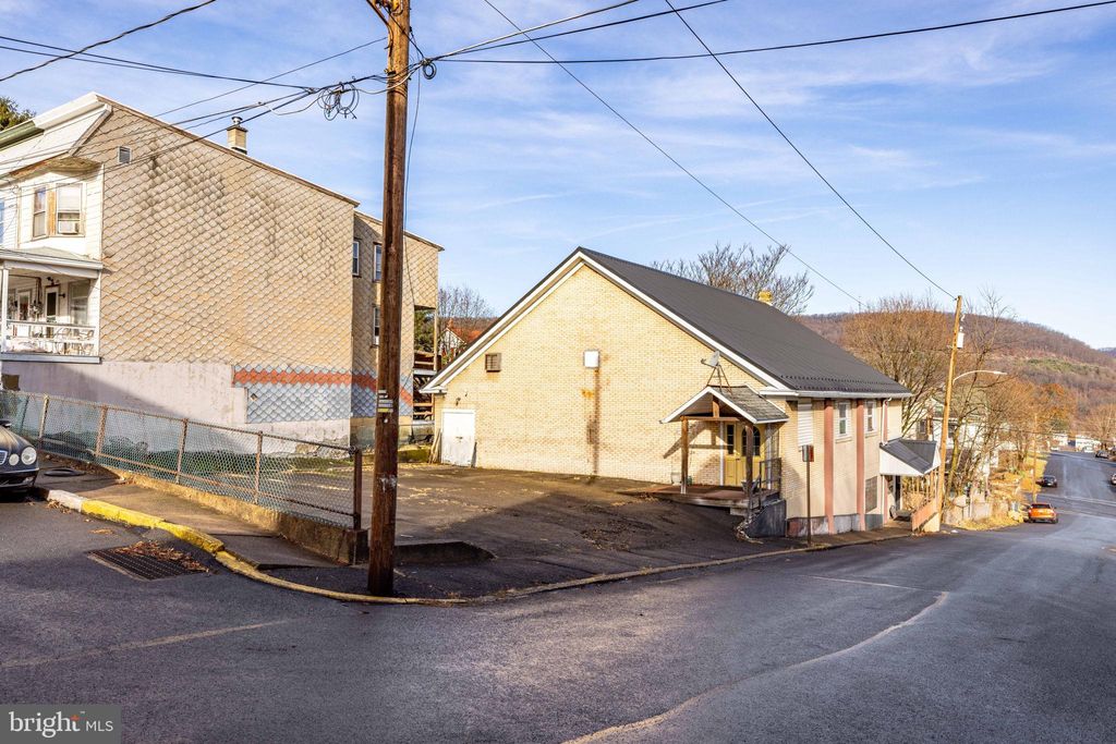 Photo of 1000 W State Street, COAL TOWNSHIP, PA 17866 (MLS # PANU2002046)