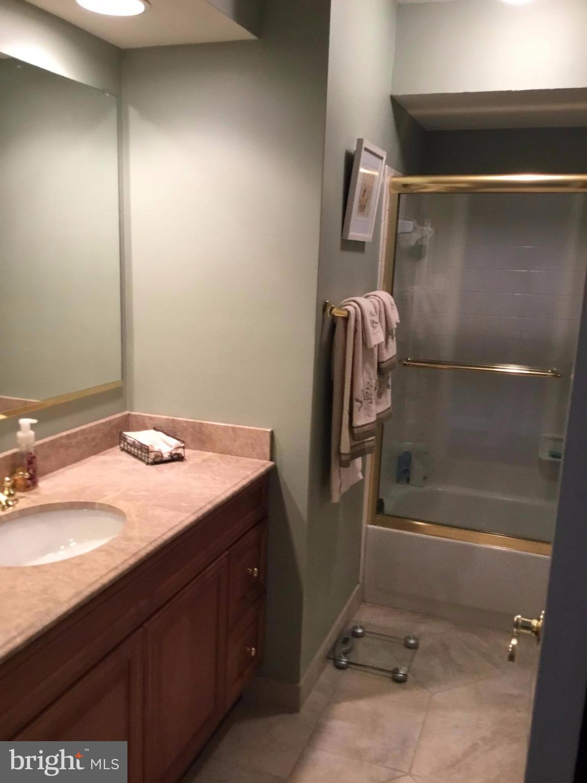 BRITTINGHAM - Residential