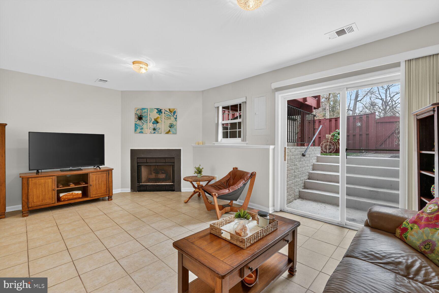 KINGSTOWNE - Residential