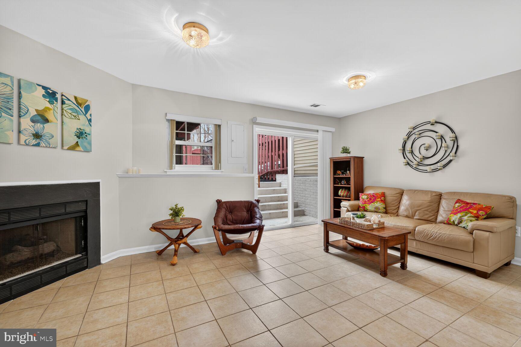 KINGSTOWNE - Residential