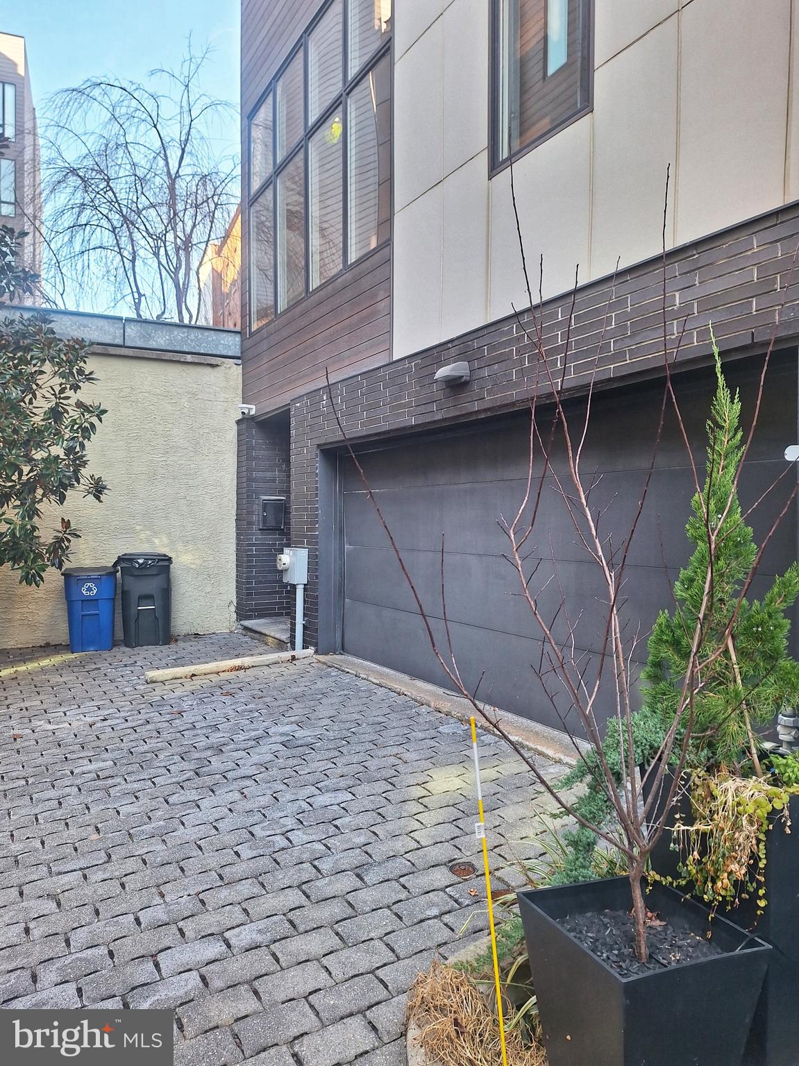 824-36 N AMERICAN STREET 822 6